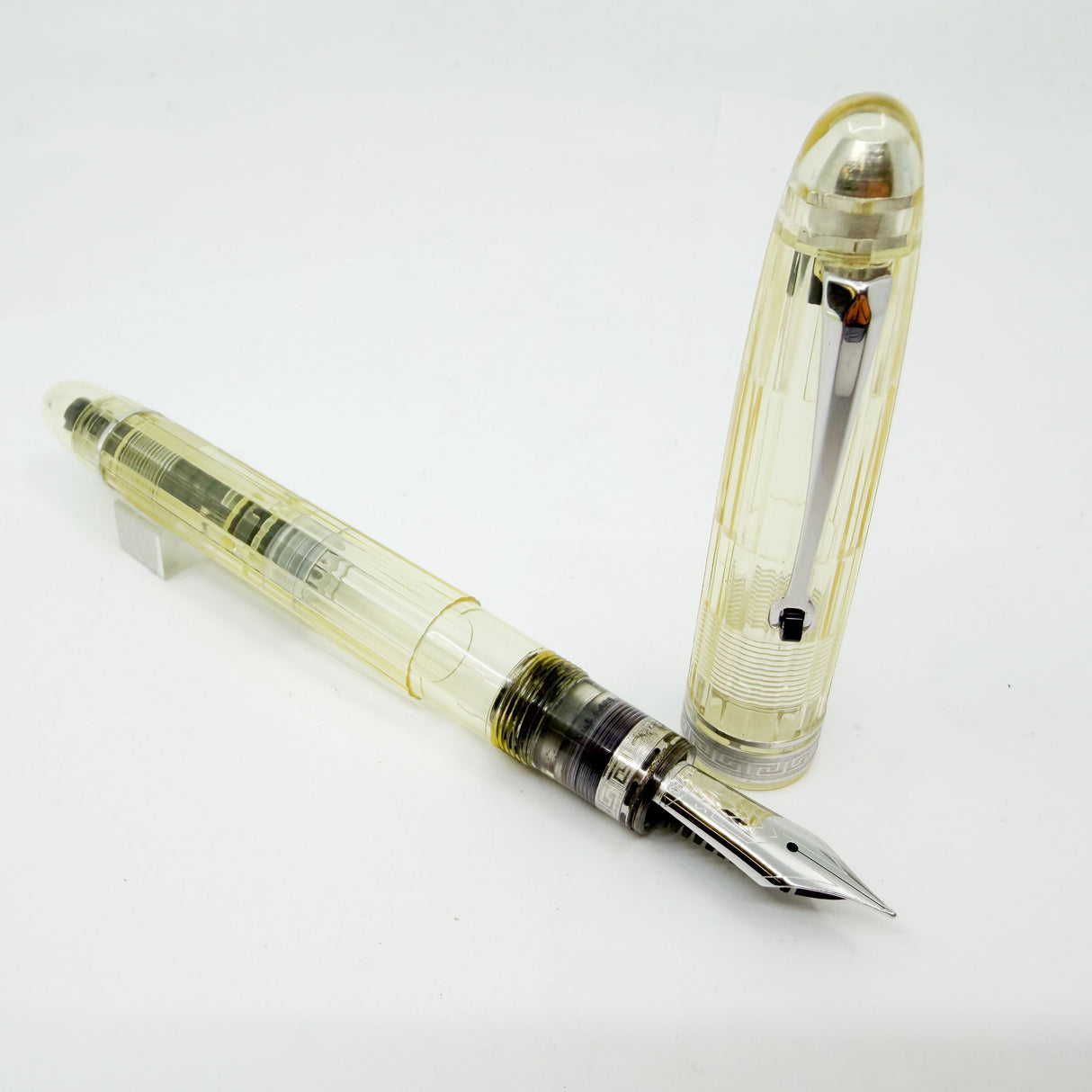 OMAS "Vision" Ogiva Transparent Fluted Demonstrator Fountain Pen - Fine 18kt Gold Nib