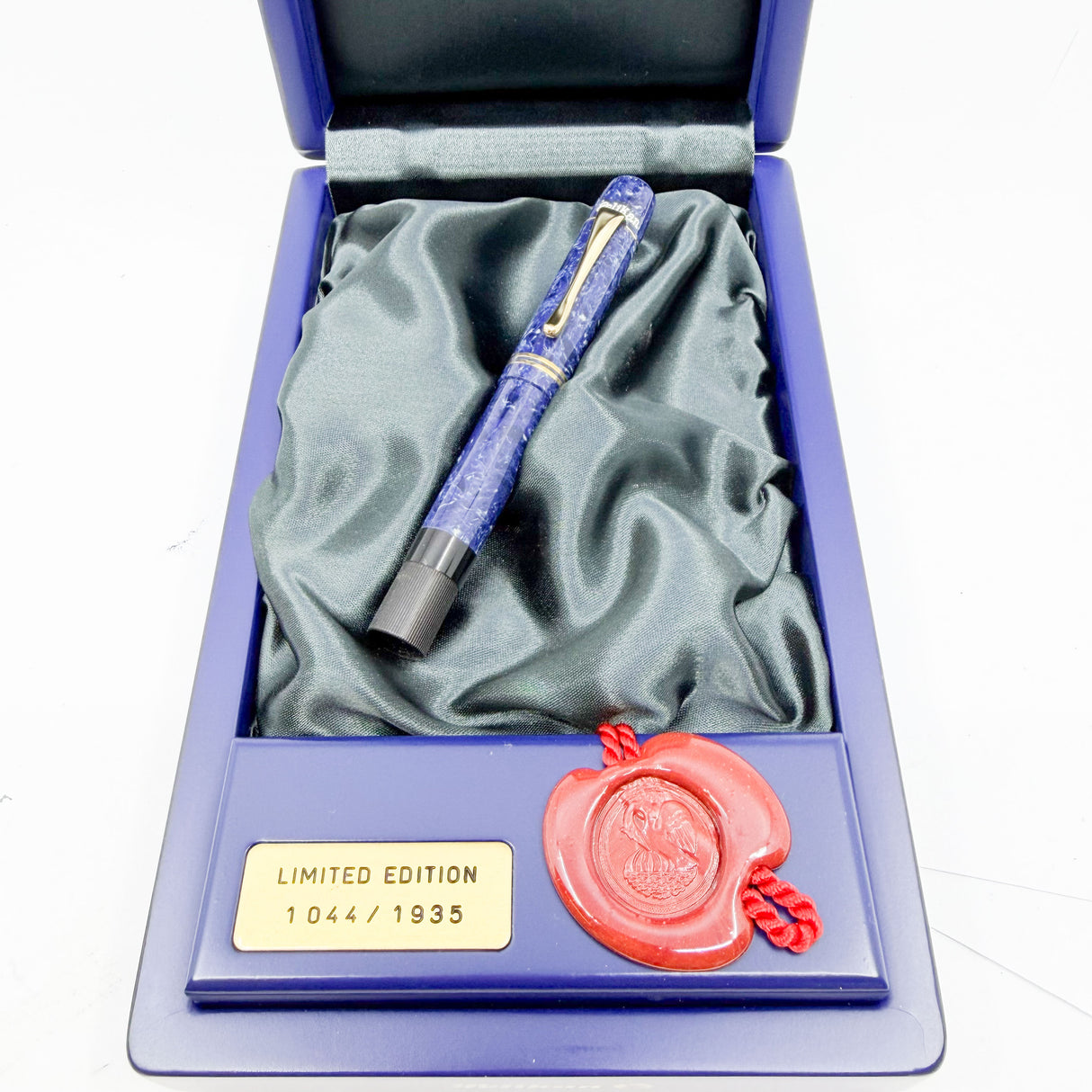 Pelikan Lapis Blue Celluloid  (1935 Originals of their Time) Limited Edition Fountain Pen - Fine 18kt Gold Nib