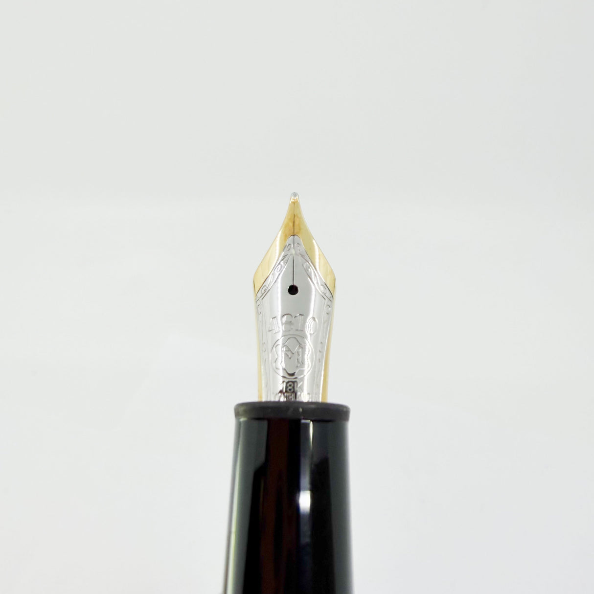 Montblanc Meisterstuck #146 Doue Black with Stainless Steel Cap LeGrand  Fountain Pen - Medium 18kt Gold Nib