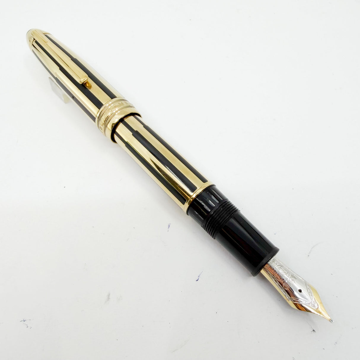 Montblanc Meisterstuck Solitaire  Le Grand 146 Black Resin & Gold Plated Striped Filigree Fountain Pen - Fine 18kt Gold Nib