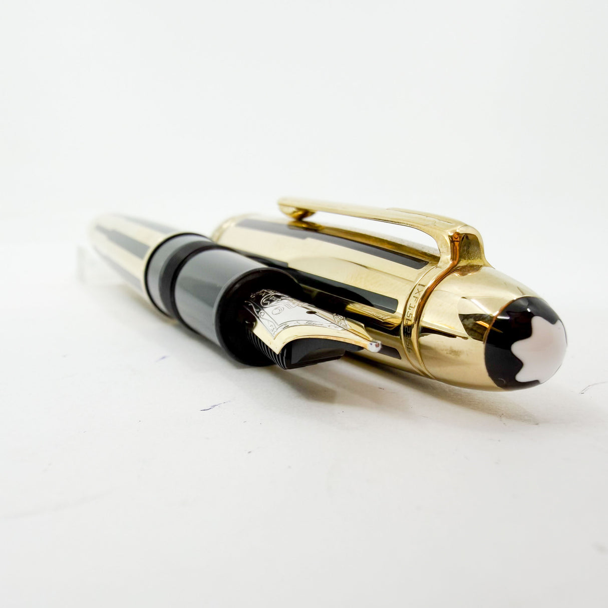 Montblanc Meisterstuck Solitaire  Le Grand 146 Black Resin & Gold Plated Striped Filigree Fountain Pen - Fine 18kt Gold Nib