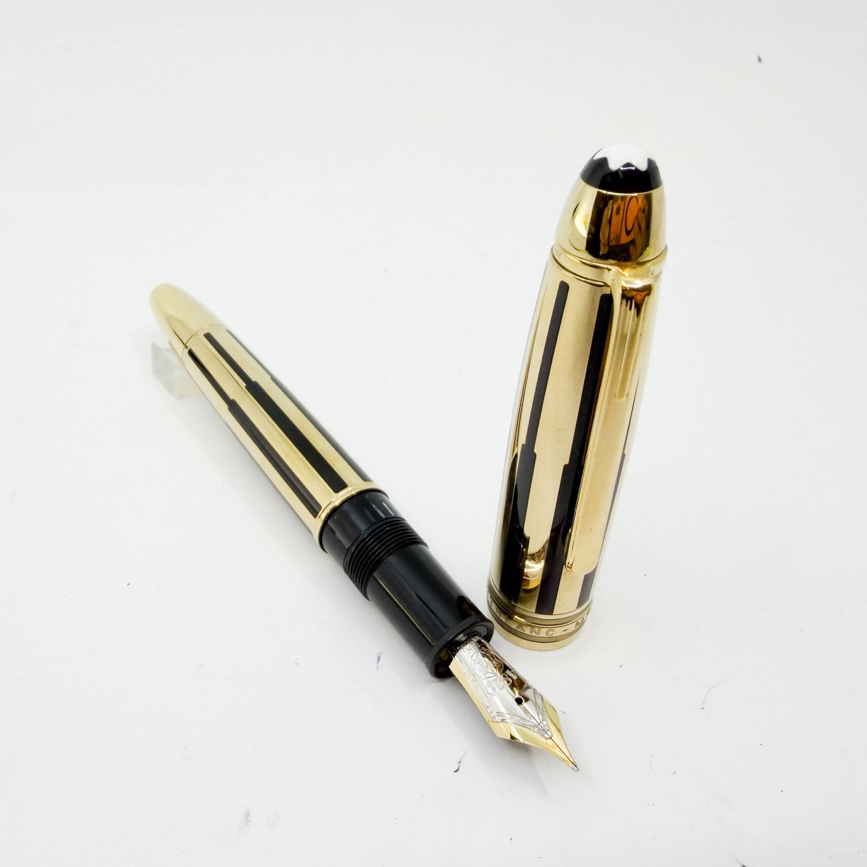 Montblanc Meisterstuck Solitaire  Le Grand 146 Black Resin & Gold Plated Striped Filigree Fountain Pen - Fine 18kt Gold Nib