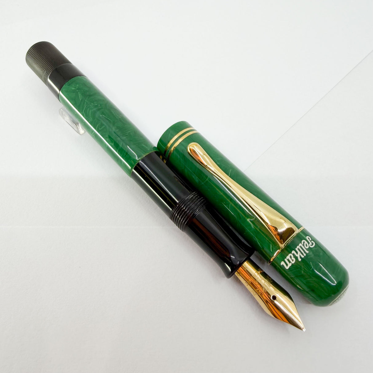 Pelikan "1935 Originals of their Time" Green Jade Celluloid Limited Edition Fountain Pen - Medium 18kt Gold Nib