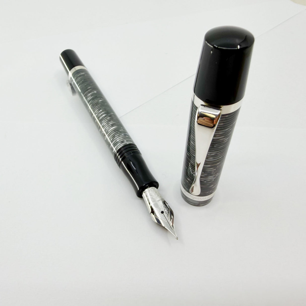 Montegrappa Nazionale Flex Shiny Circles Celluloid Limited Edition Fountain Pen - Flexible Fine 14kt Gold Nib