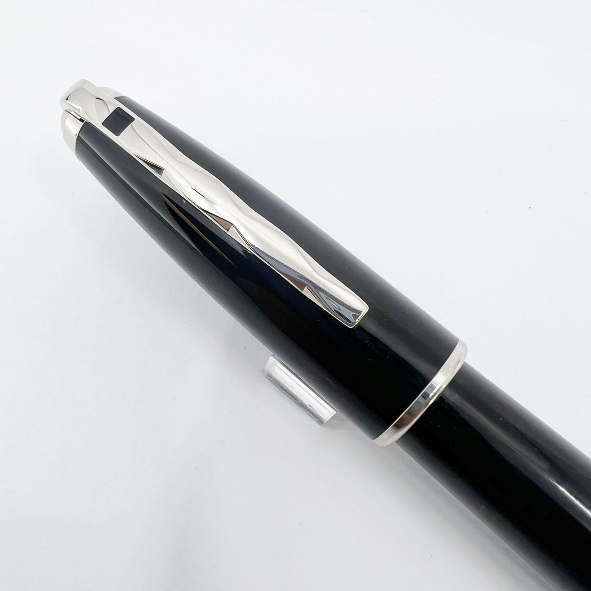 S.T. Dupont Olympio Nocturne Extra Large  Fountain Pen - Medium 18kt Gold Nib