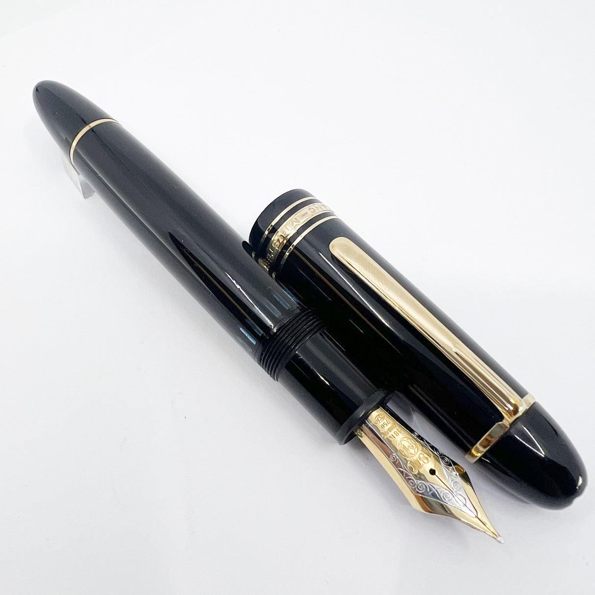 Montblanc Meisterstuck #149 (Largest) Black Resin  Fountain Pen   -  Semi-Flexible Medium 18kt Gold Nib