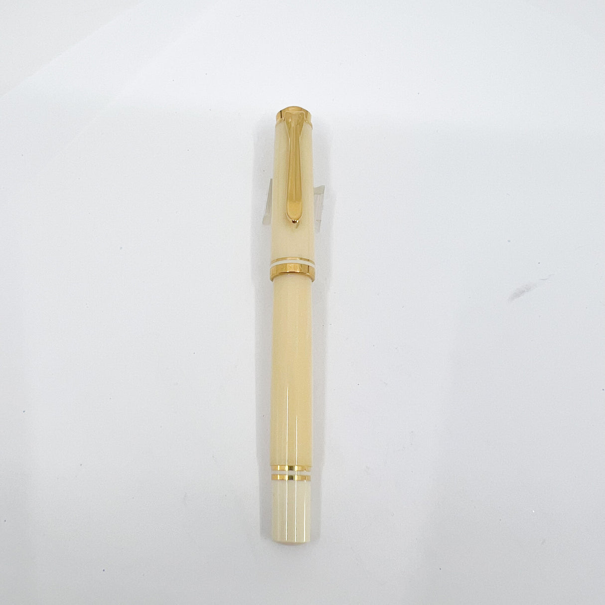Pelikan M300  Lustrous Ivory Resin Fountain Pen (Circa 2002) - Medium 14kt Gold Nib