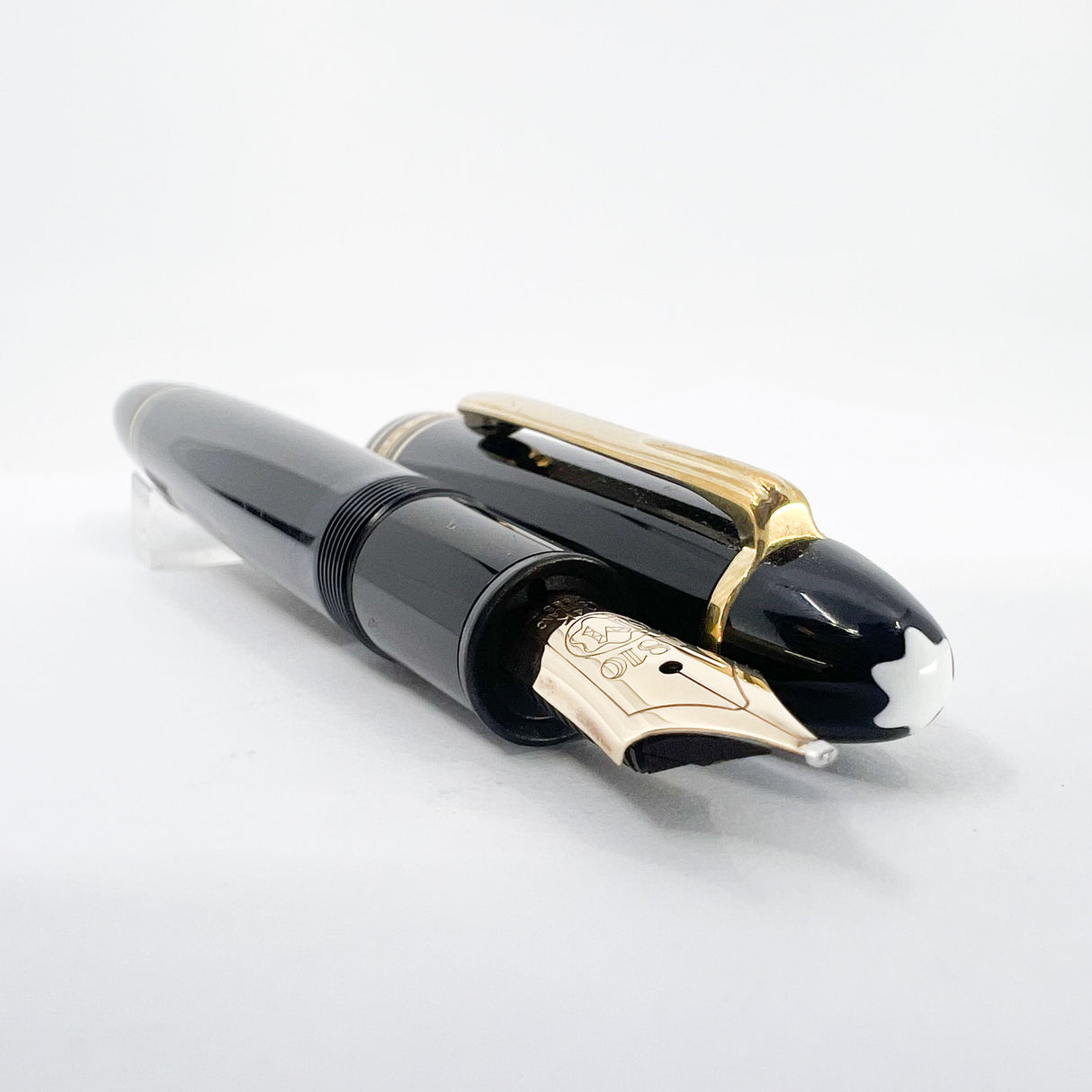 Montblanc Meisterstuck Black Resin #146 LeGrand Fountain Pen  - Flexible  Broad 14kt Gold Nib