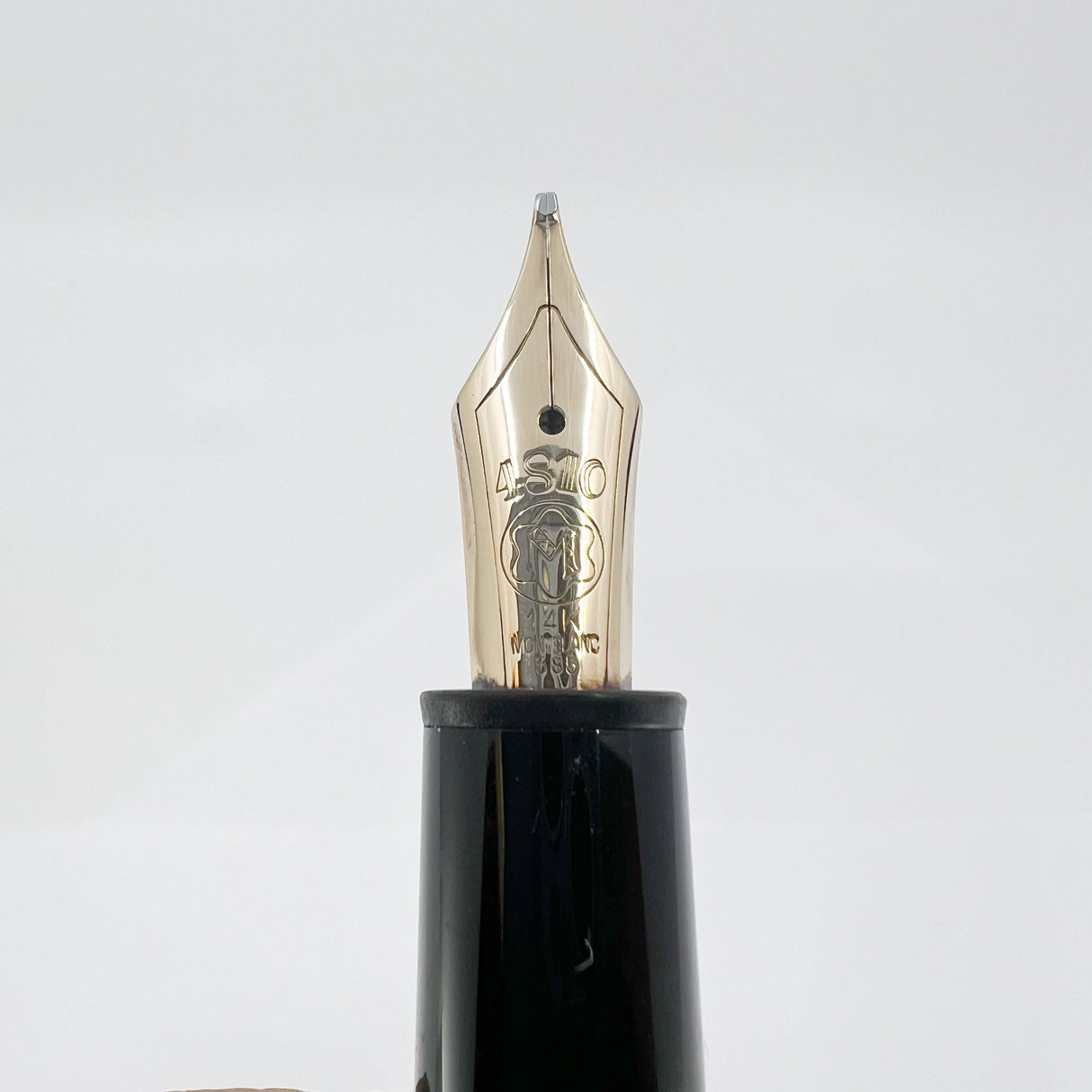 Montblanc Meisterstuck Black Resin #146 LeGrand Fountain Pen  - Flexible  Broad 14kt Gold Nib