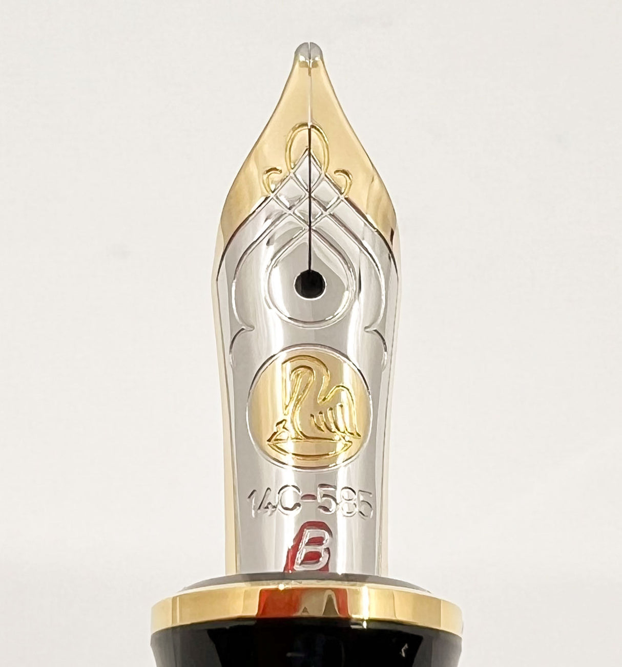 Pelikan M600 Vibrant Green Fountain Pen