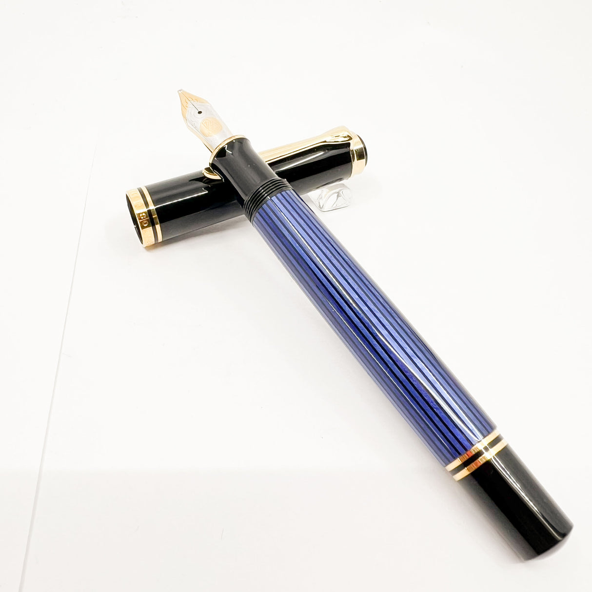 Pelikan M800 Black/Blue Striped Barrel Fountain Pen - ITALIC BROAD NIB