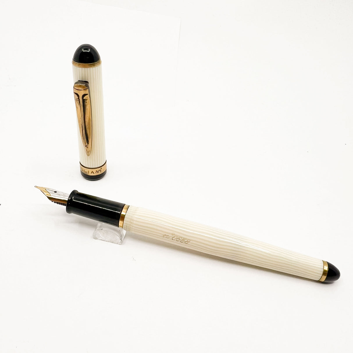 Francois Yves Luthier Modigliani White Limited Edition Fountain Pen