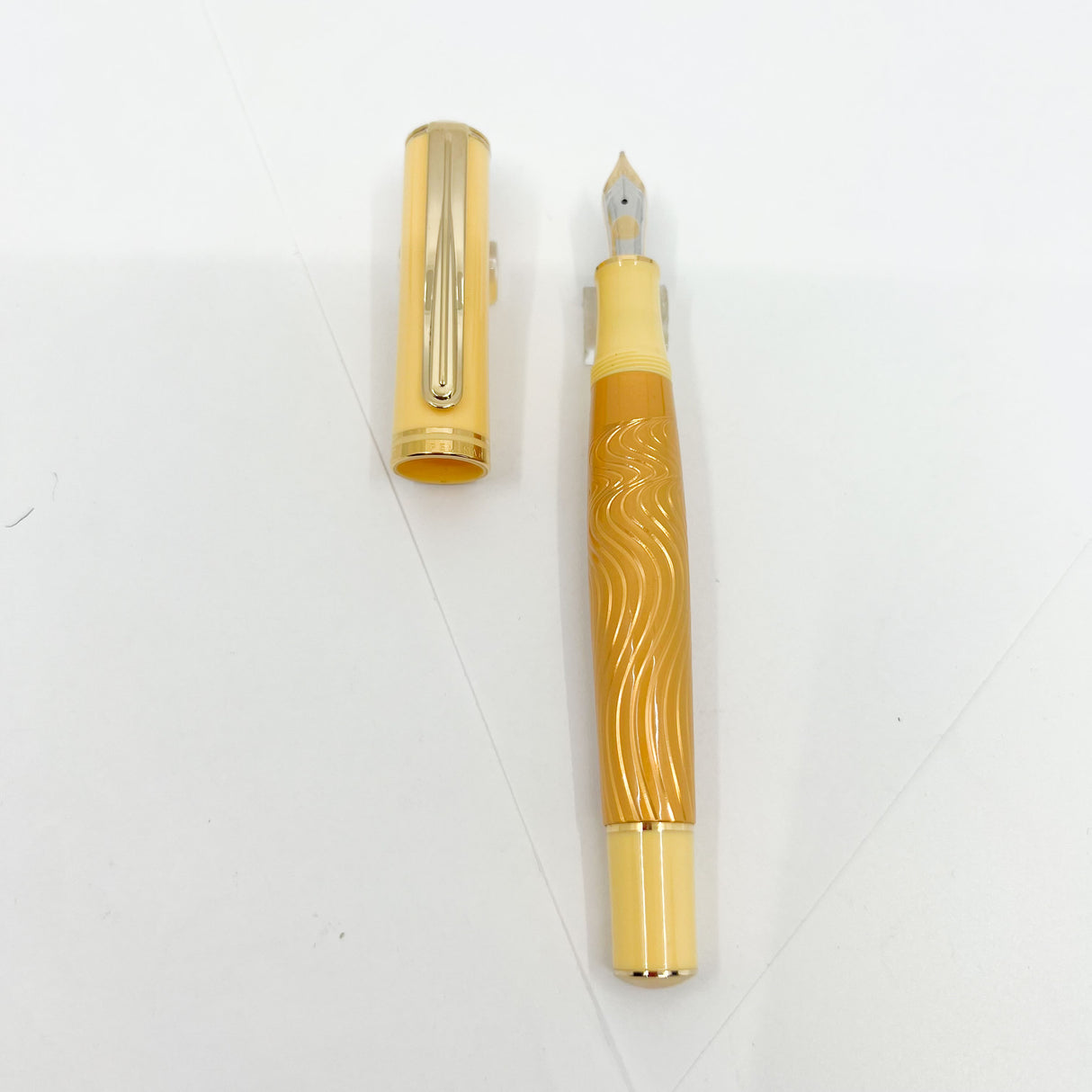 Pelikan M640 Sahara Desert Natural Beauty Fountain Pen