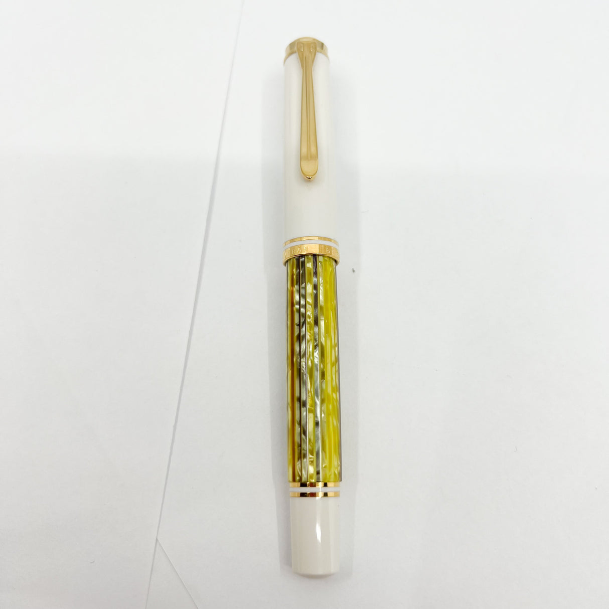 Pelikan R600 White-Tortoise Rollerball - RARE (NOT The R400)