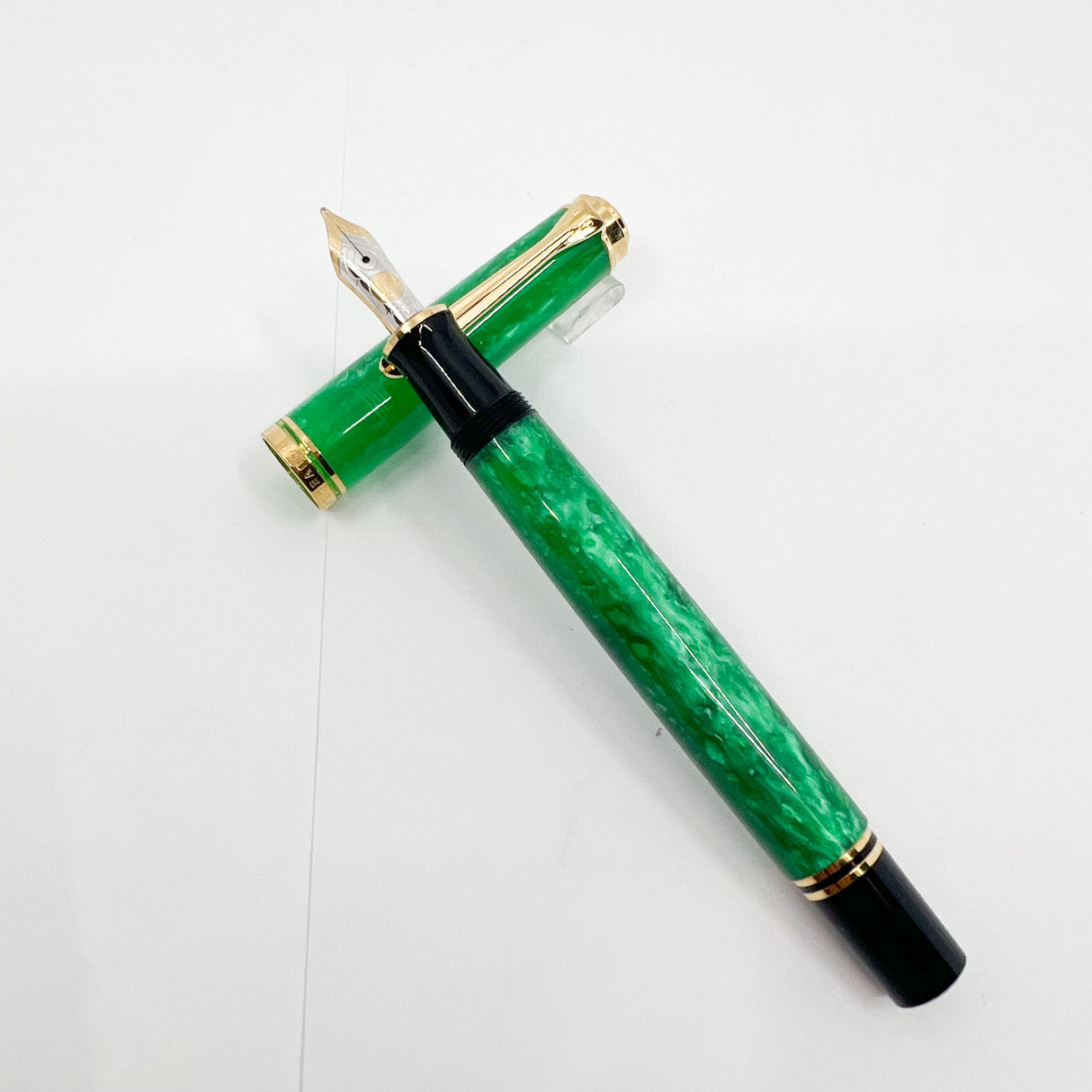 Pelikan M600 Vibrant Green Fountain Pen