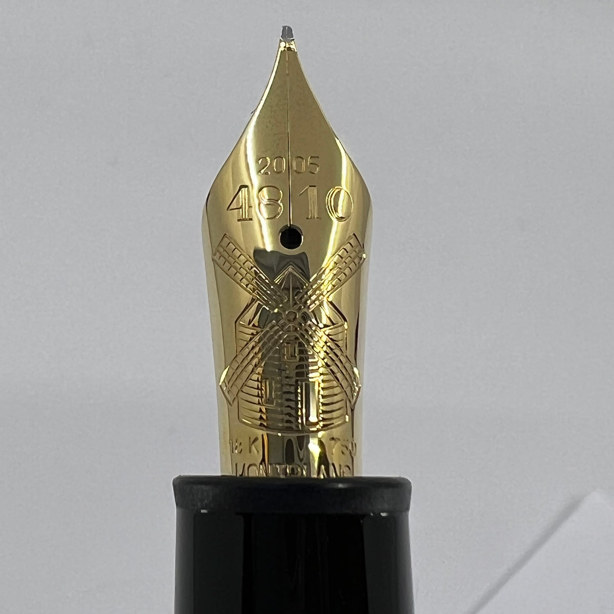 Montblanc Cervantes (Don Quixote) Writer's Limited Edition Fountain Pen - Fine 18kt Gold Nib