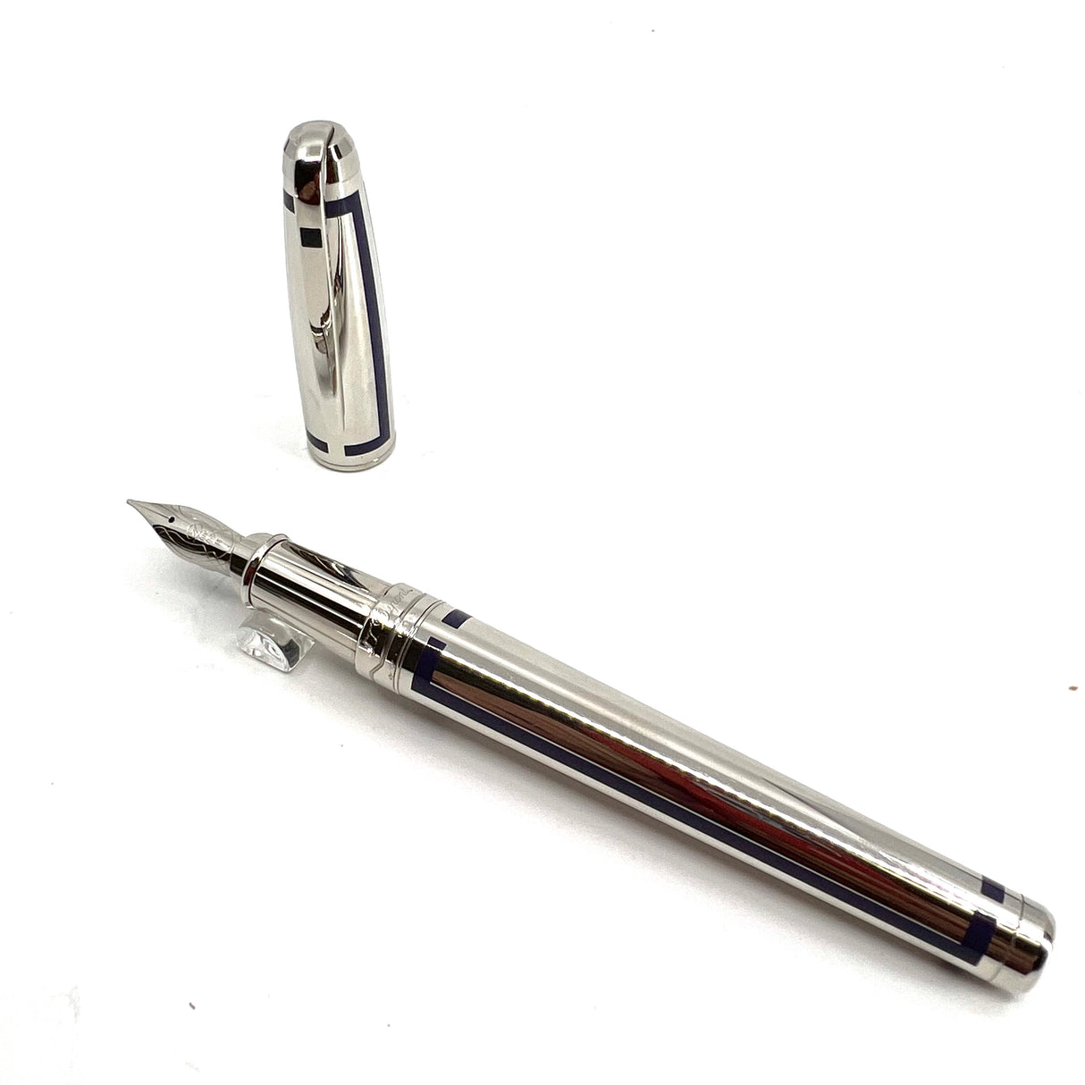 S. T. Dupont Large Orpheo Theme Placed Lacquer Fountain Pen