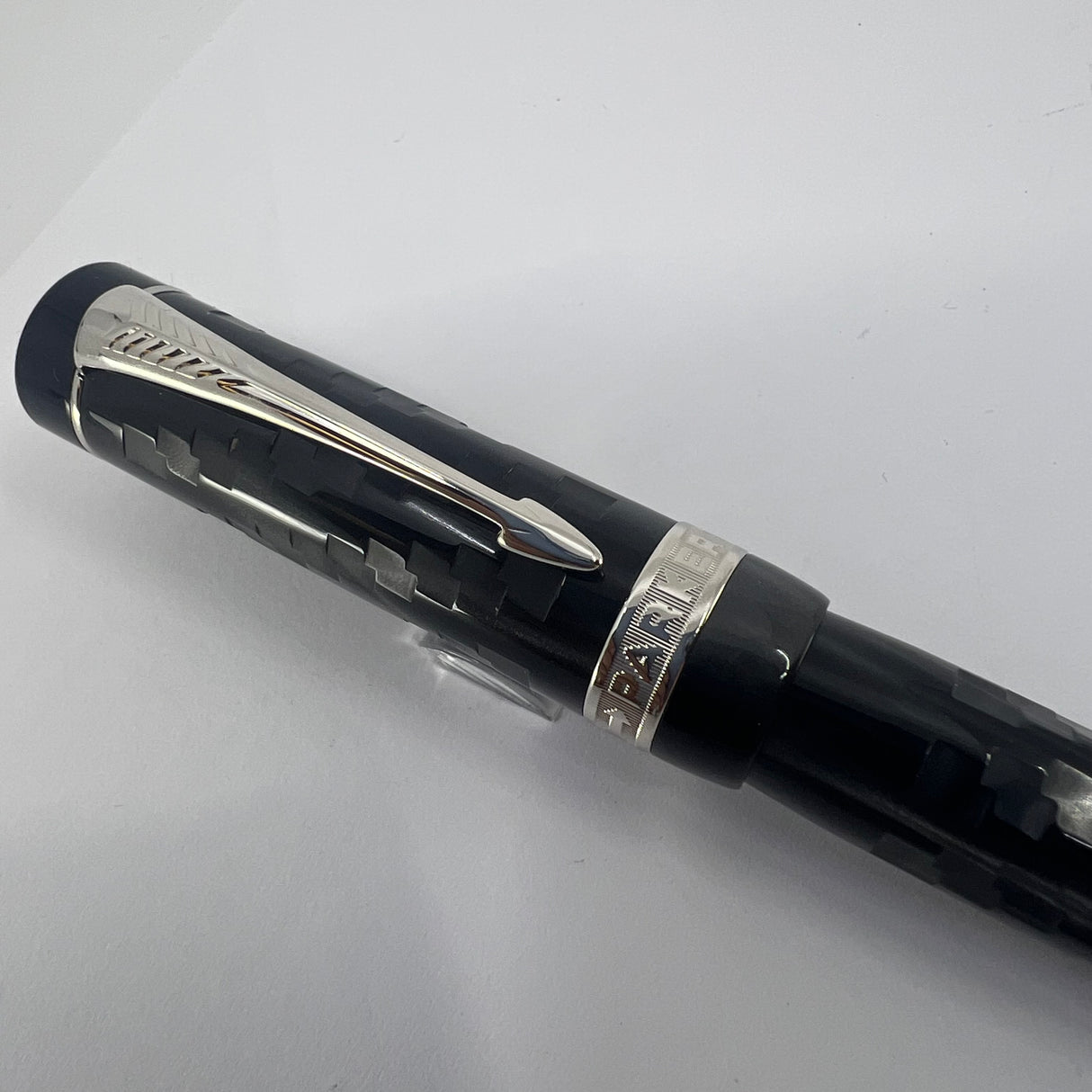 Parker  DNA Duofold Limited Edition Fountain Pen  - Medium 18kt Gold  Nib