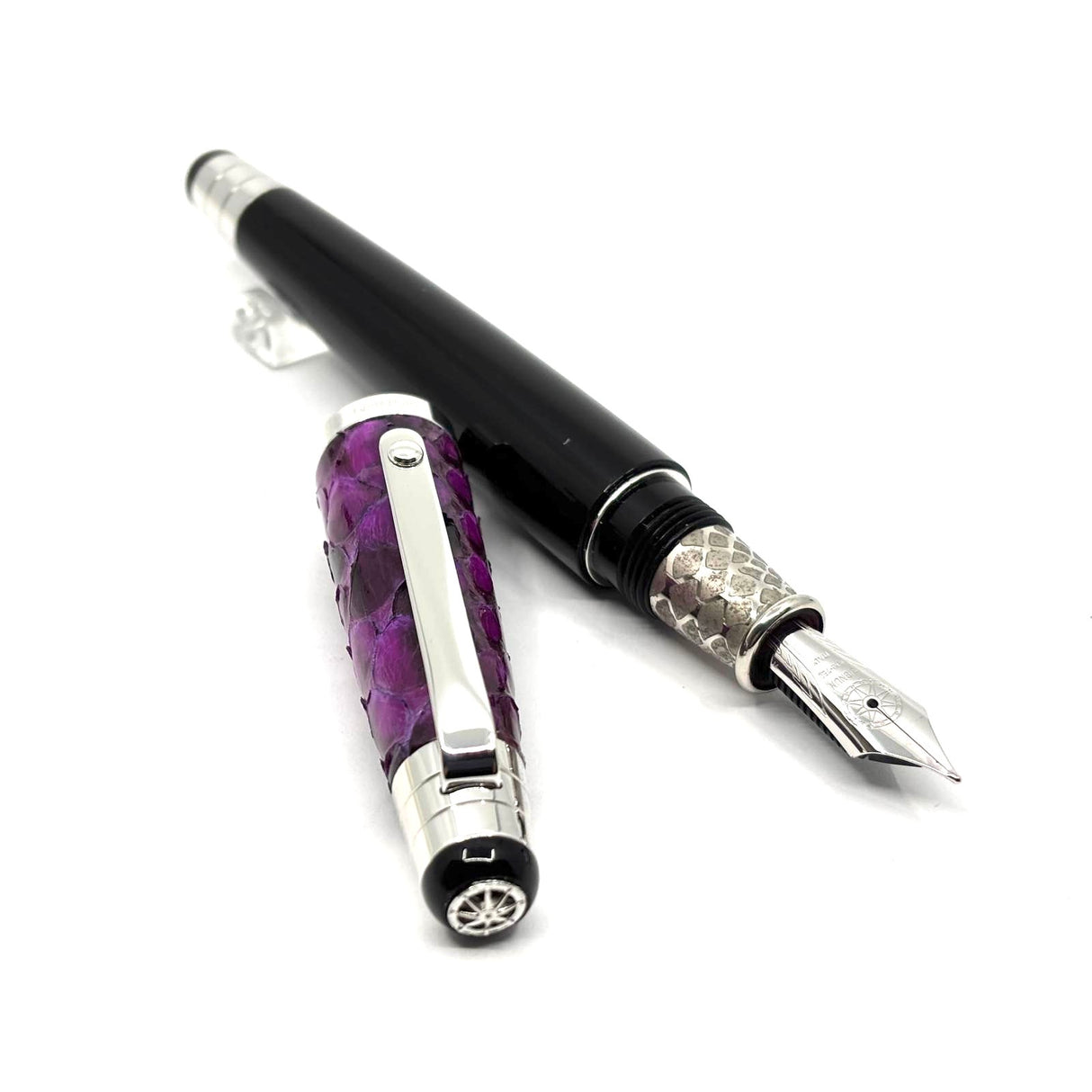 Signum (Italy) Python - Variegated Purple Python Skin Fountain  Pen