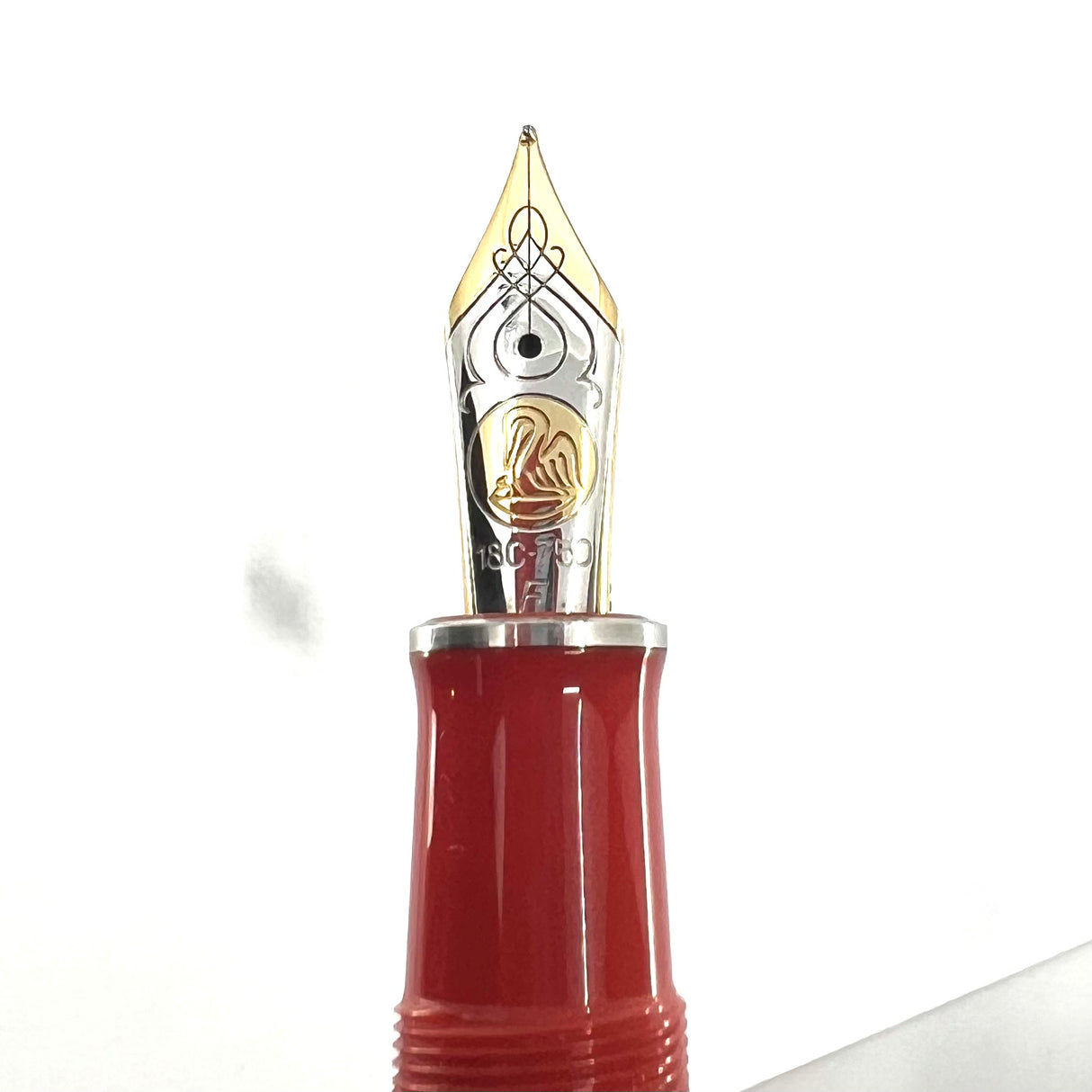 Pelikan Souveran M910 (M800 Size) Red Toledo Special Edition  Fountain Pen - Fine 18kt Gold Nib