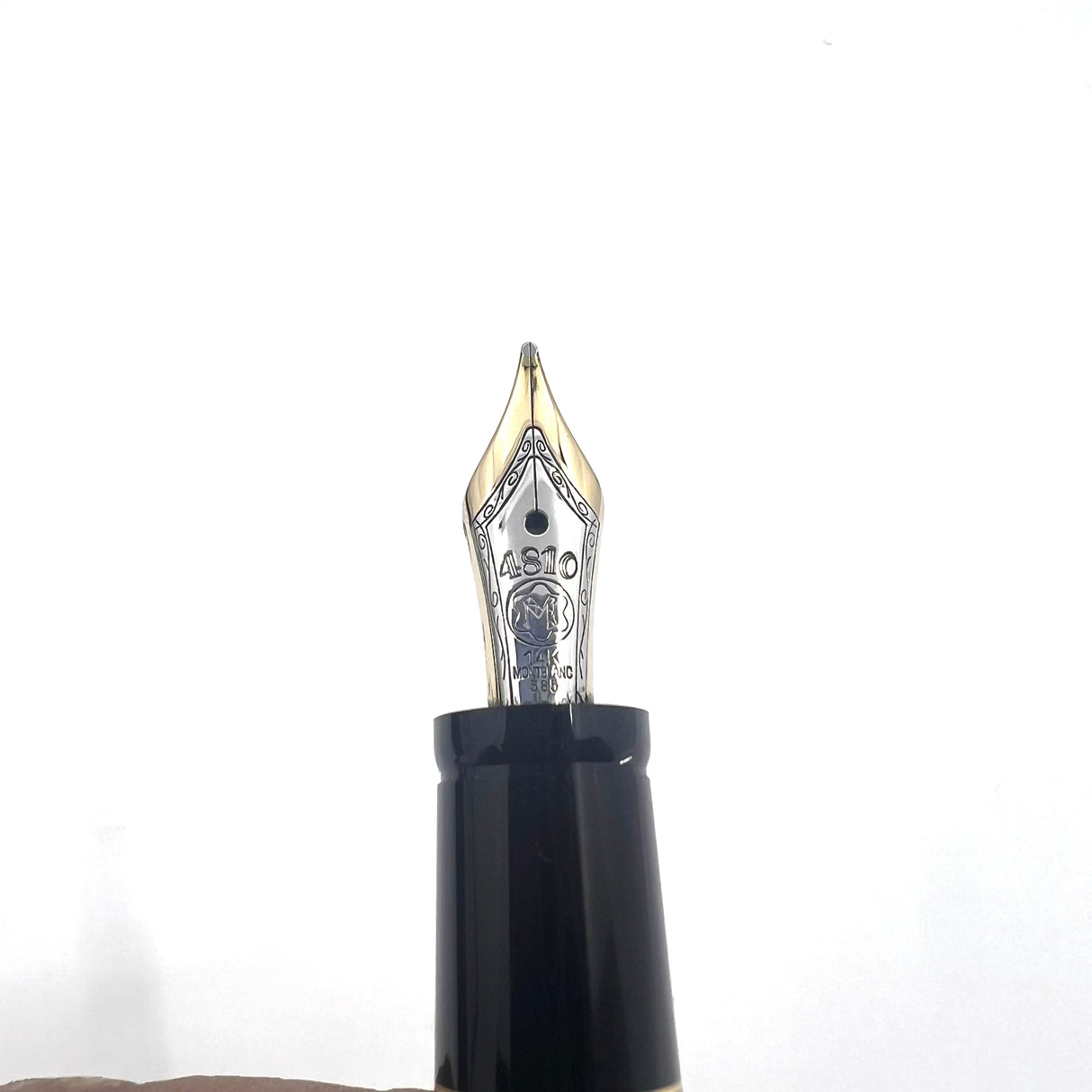 Montblanc Boheme Rouge - Black Resin Fountain Pen - Retractable  Medium 14kt Gold Nib