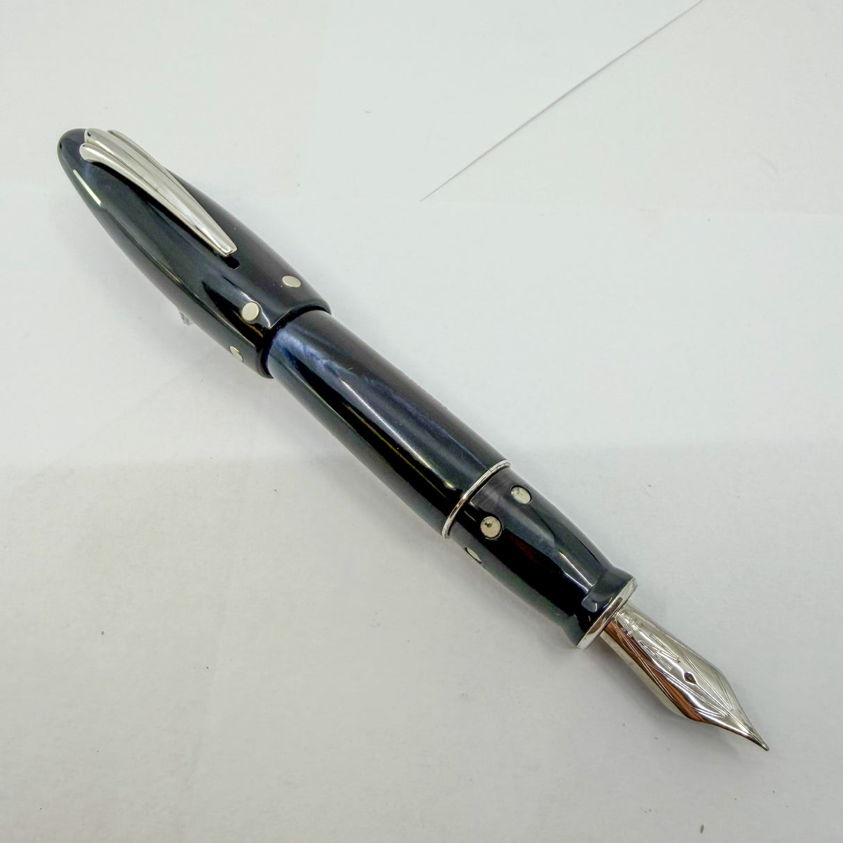 Nettuno (Italy)  Trident Lustrous Blue Limited Edition  Fountain Pen - Fine 18kt Gold Nib