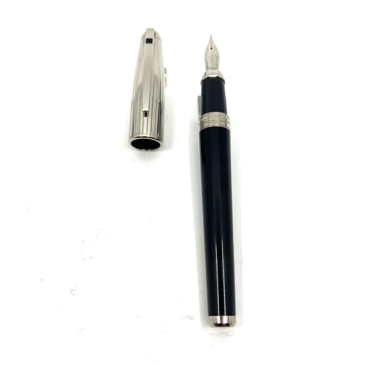 S. T. Dupont Large Orpheo Fountain Pen - Platinum Plated Cap