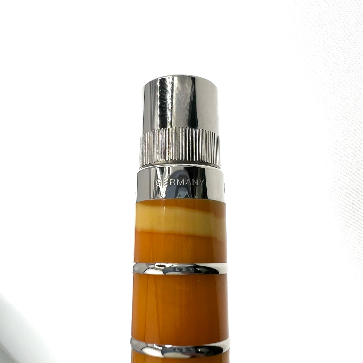 Graf von Faber-Castell "Amber" Pen of the Year 2004   -  Medium 18kt Gold Nib - Very Desirable!!