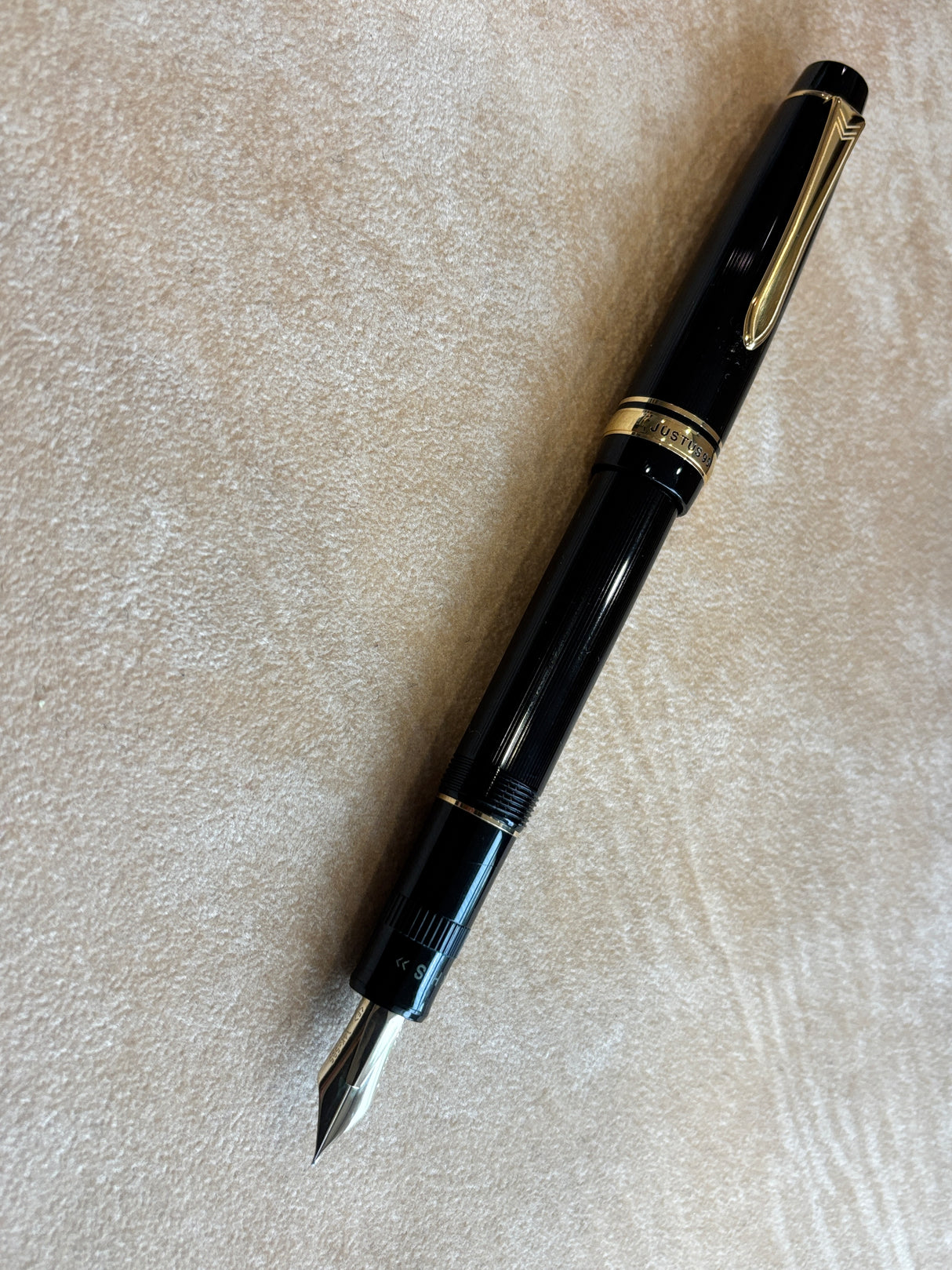 Pilot Justus 95 Fountain Pen - 14K Fine nib