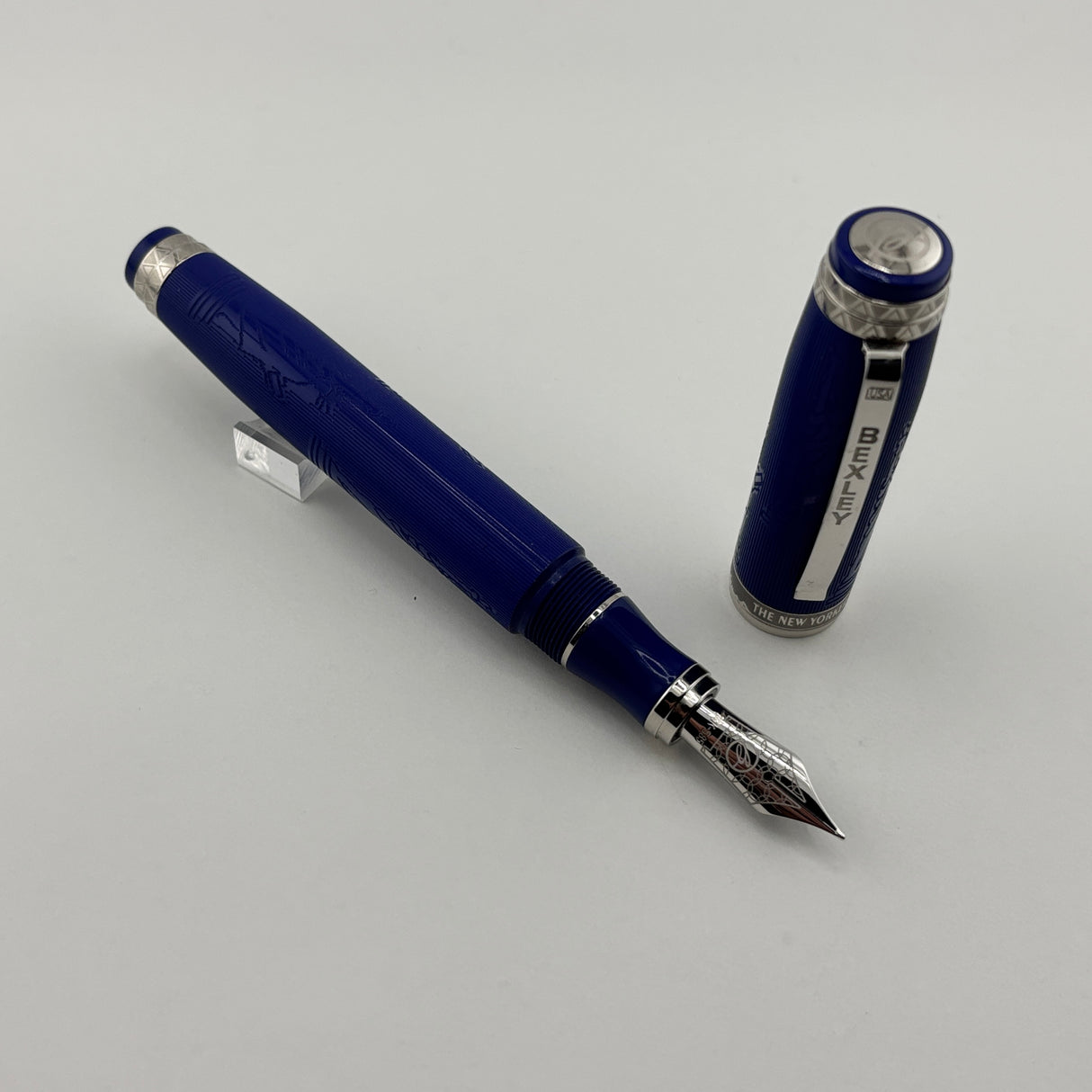 Bexley New Yorker Statue of Liberty Limited Edition Ebonite Fountain Pen  - Medium 14 Kt Gold Nib