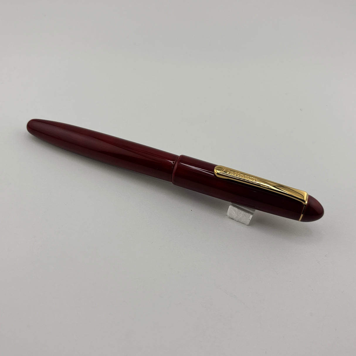 Platinum  Rare Red Urushi Aka-Tamenuri Fountain Pen   - Fine 18 Kt Gold Nib