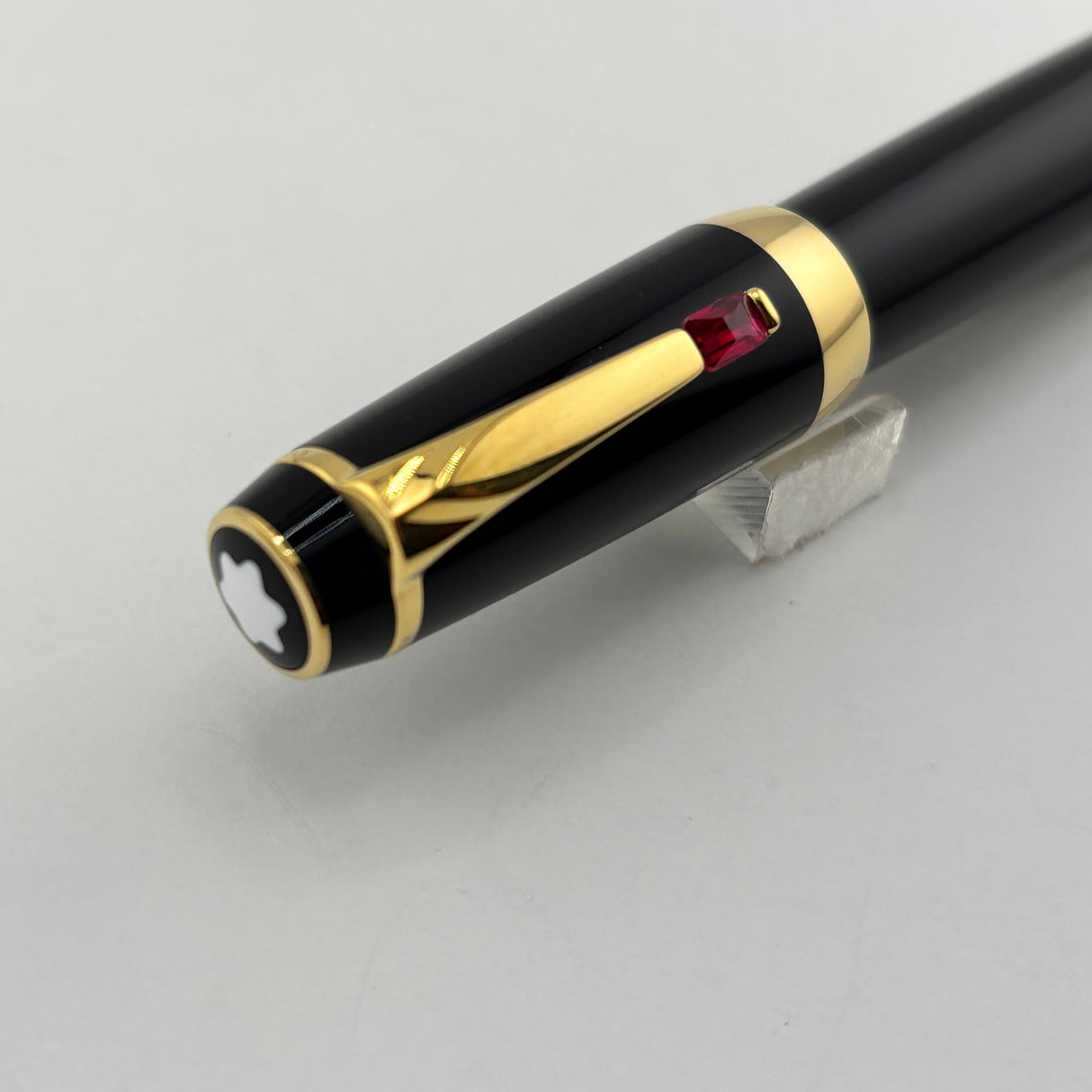 Montblanc Boheme Black Fountain Pen - Retractable Nib - Medium 14 Kt Gold Nib