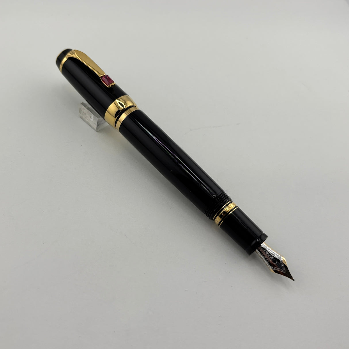 Montblanc Boheme Black Fountain Pen - Retractable Nib - Medium 14 Kt Gold Nib