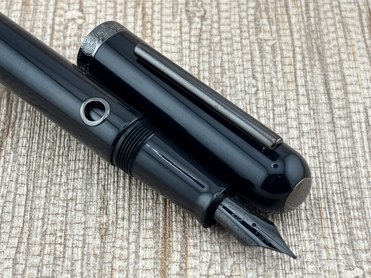 Nahvalur Nautilus Cephalopod Black Finish - Fountain Pen
