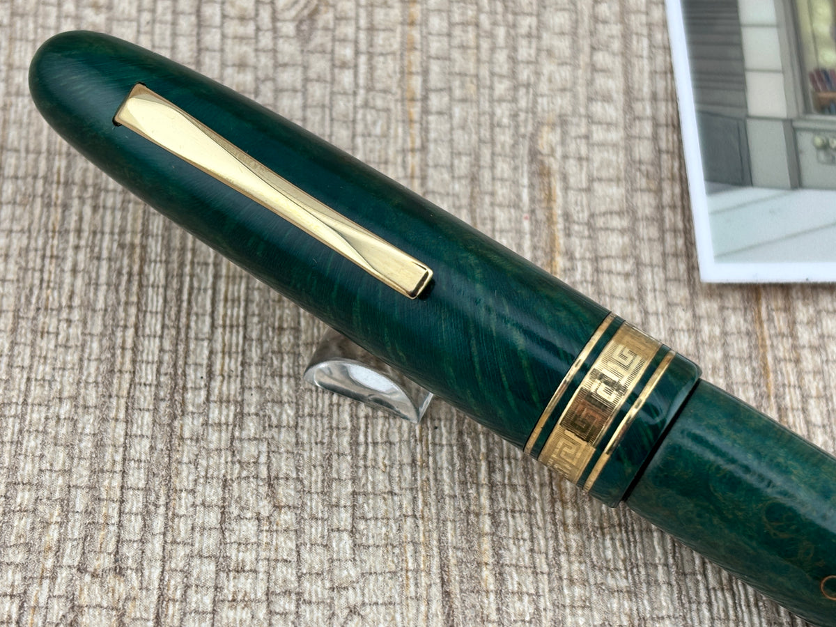 Omas AM 87 Briarwood Green Mint Fountain Pen - Medium 18kt Gold Nib
