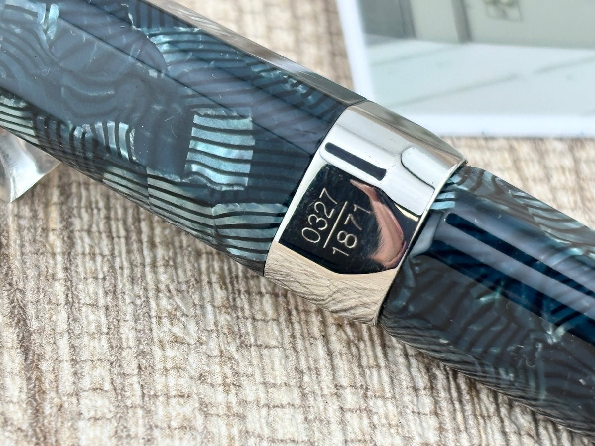 Visconti Aida Candy Stripes Celluloid Limited Edition Fountain Pen - Fine 18kt Gold Nib