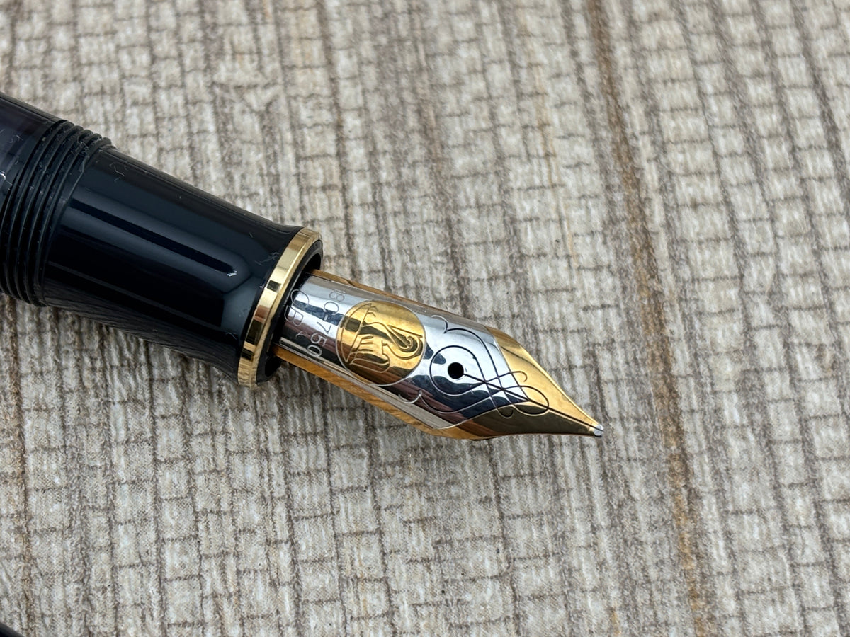 Pelikan Wall Street Set  #0164/4500 Fountain Pen and Ballpoint Pen - Oblique 18kt Gold Nib For Right-Handed Writers