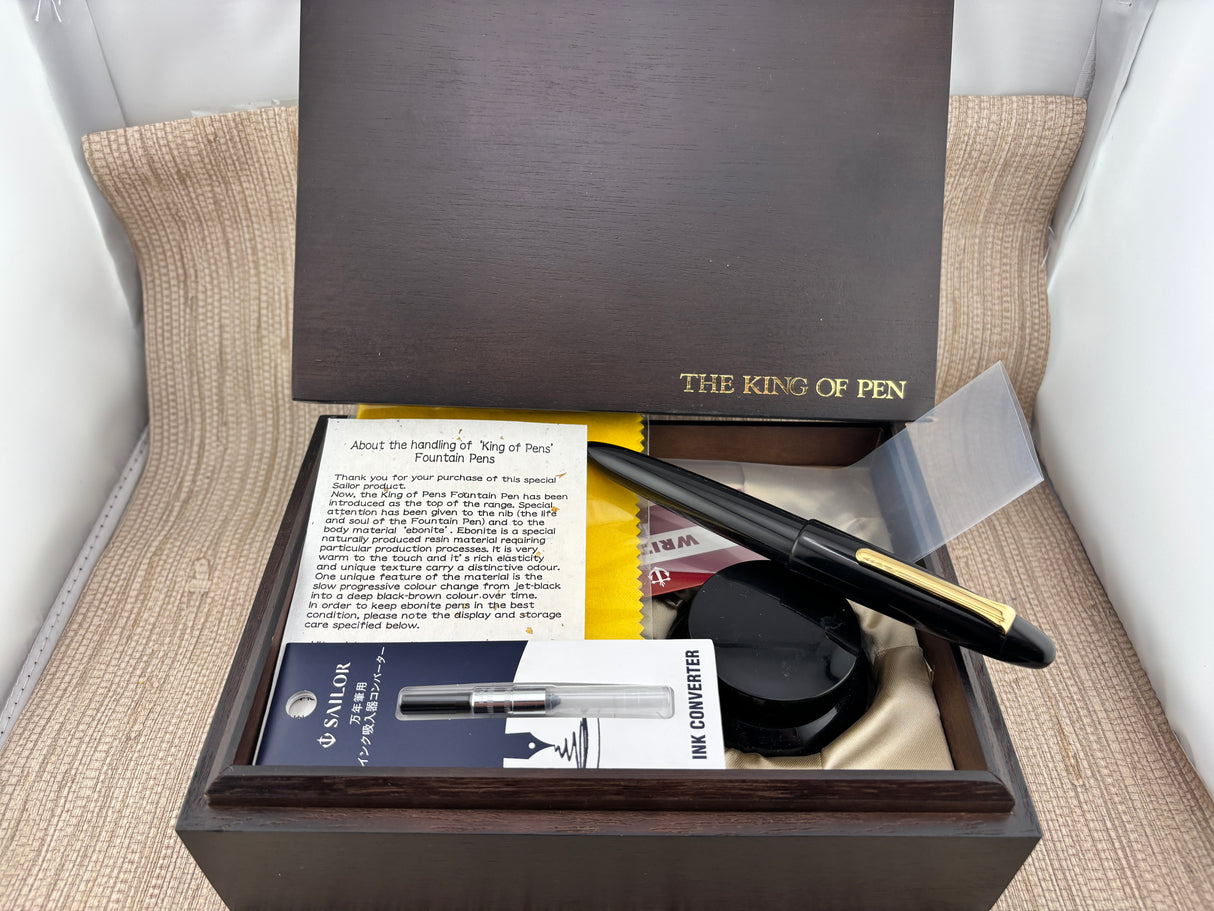 Sailor King of Pen 21K Gold Nib Naginata Togi Cross Point Black Hard Rubber (Ebonite) Fountain Pen