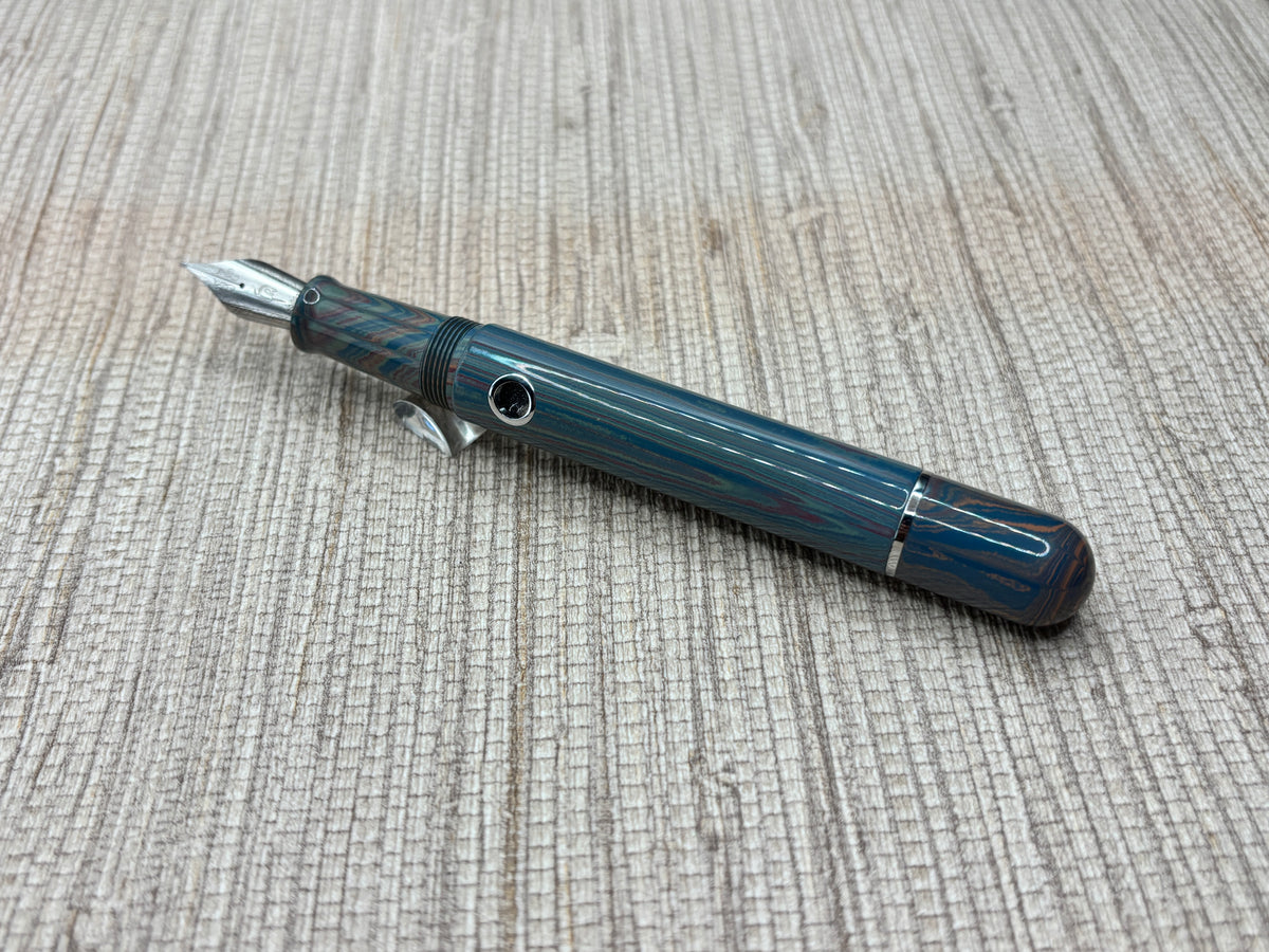 Nahvalur Nautilus LIght Green Ebonite L.E  239/400 - Fountain Pen