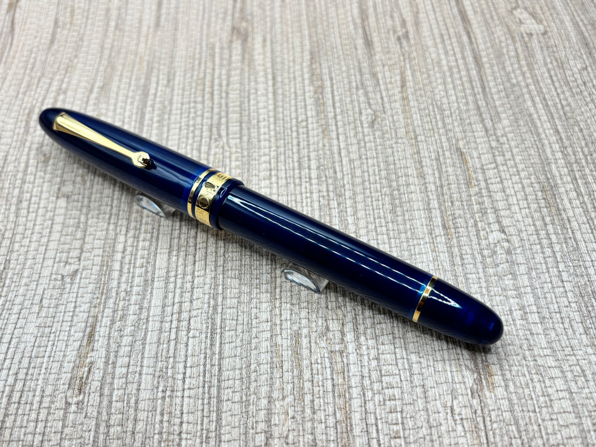 Omas Ogiva Navy Blue 14K Gold Nib - Fountain Pen