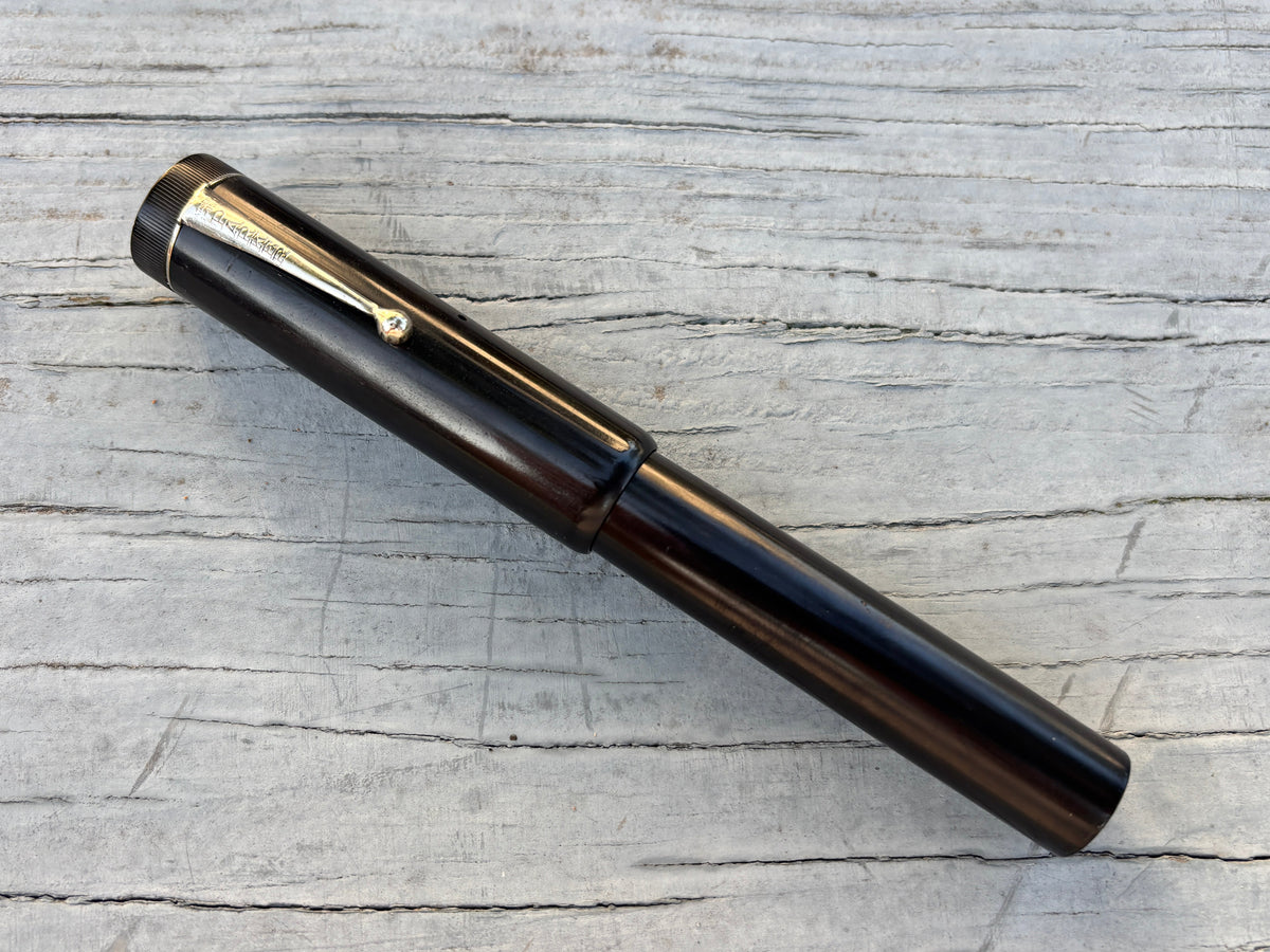 PARKER Black Giant Fountain Pen - RARE!