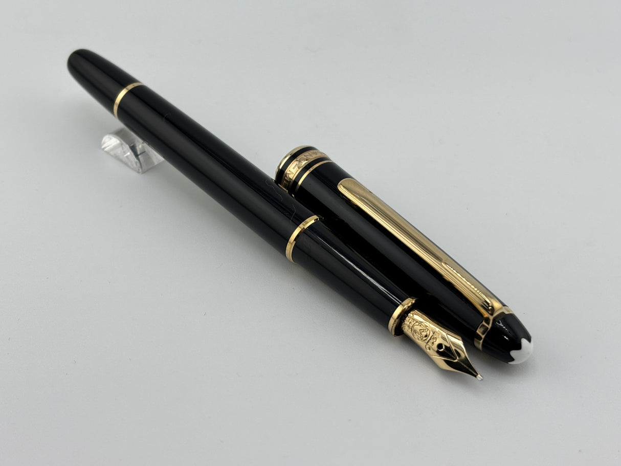 Montblanc Classique #144 Black Resin Fountain Pen  - Medium  14kt Gold Nib