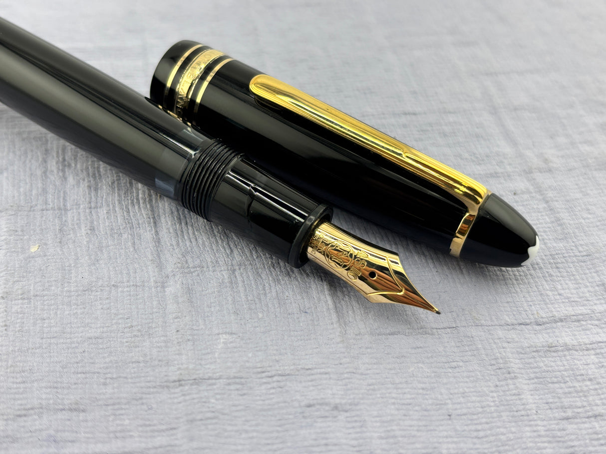 Montblanc 146 circa 1970  Excellent Medium Nib gold 14K585