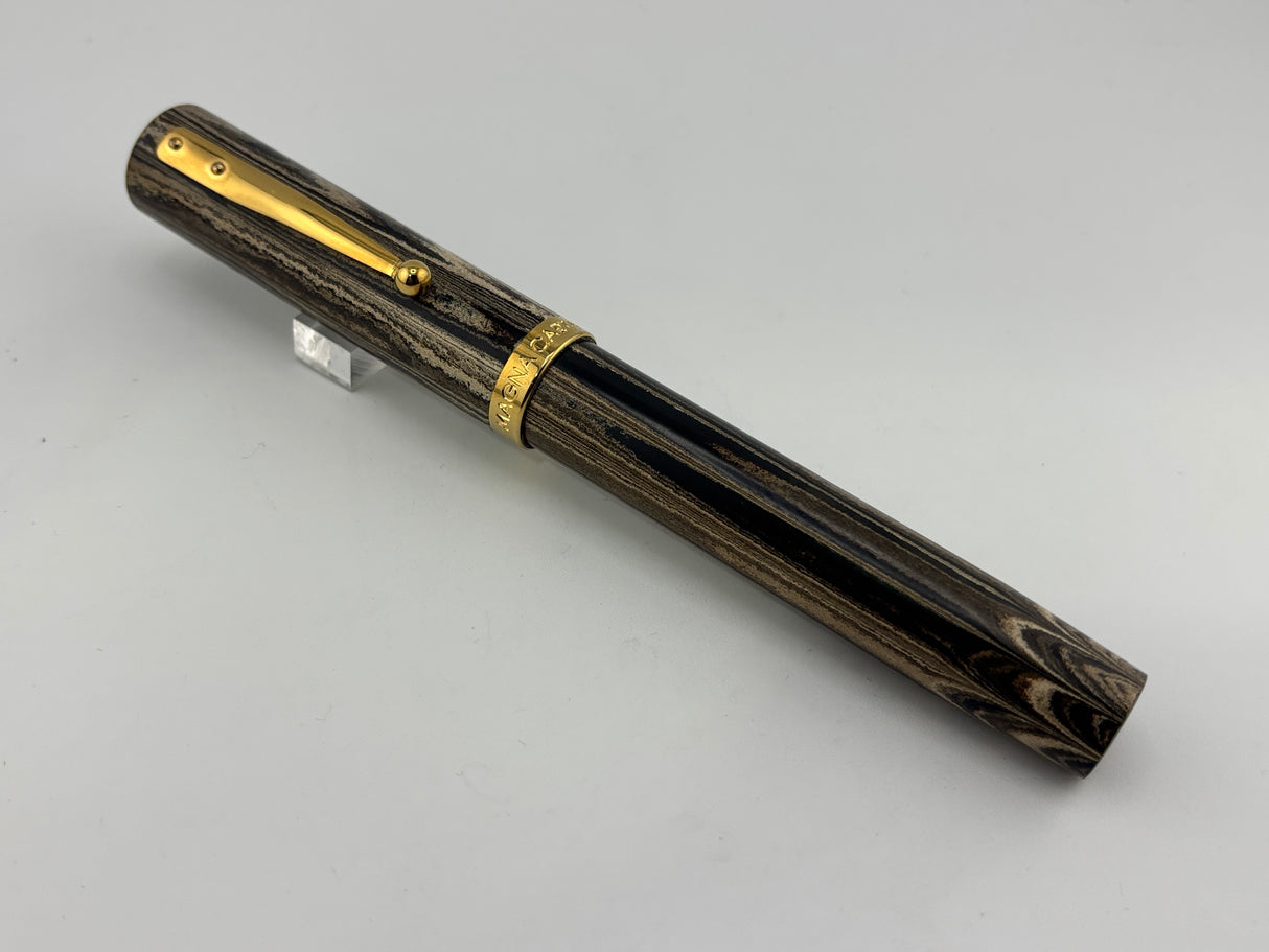 Magna Carta Mag 1000 Olive Green Ripple Ebonite Huge # 10 nib , very nice Fountain Pen !!