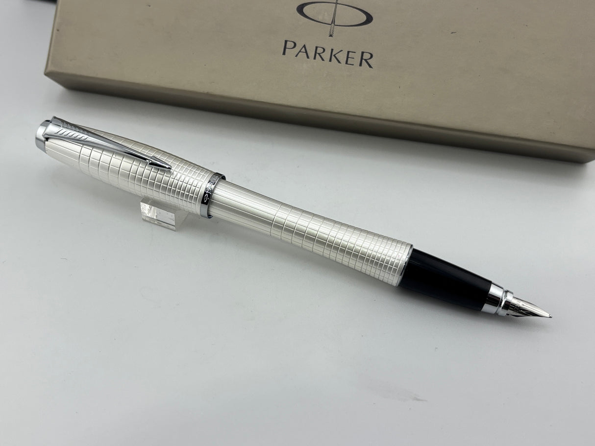 Parker Urban Premium Pearl  - Fountain Pen
