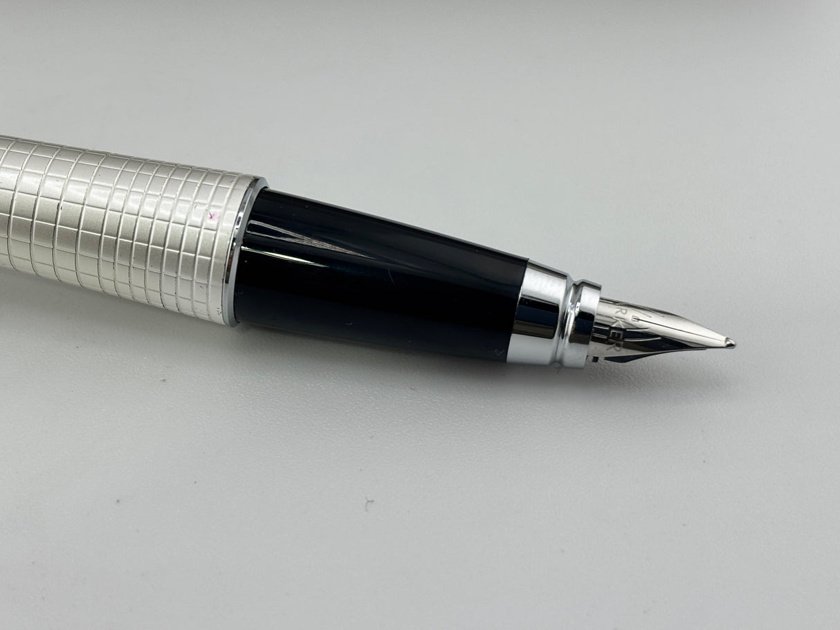 Parker Urban Premium Pearl  - Fountain Pen