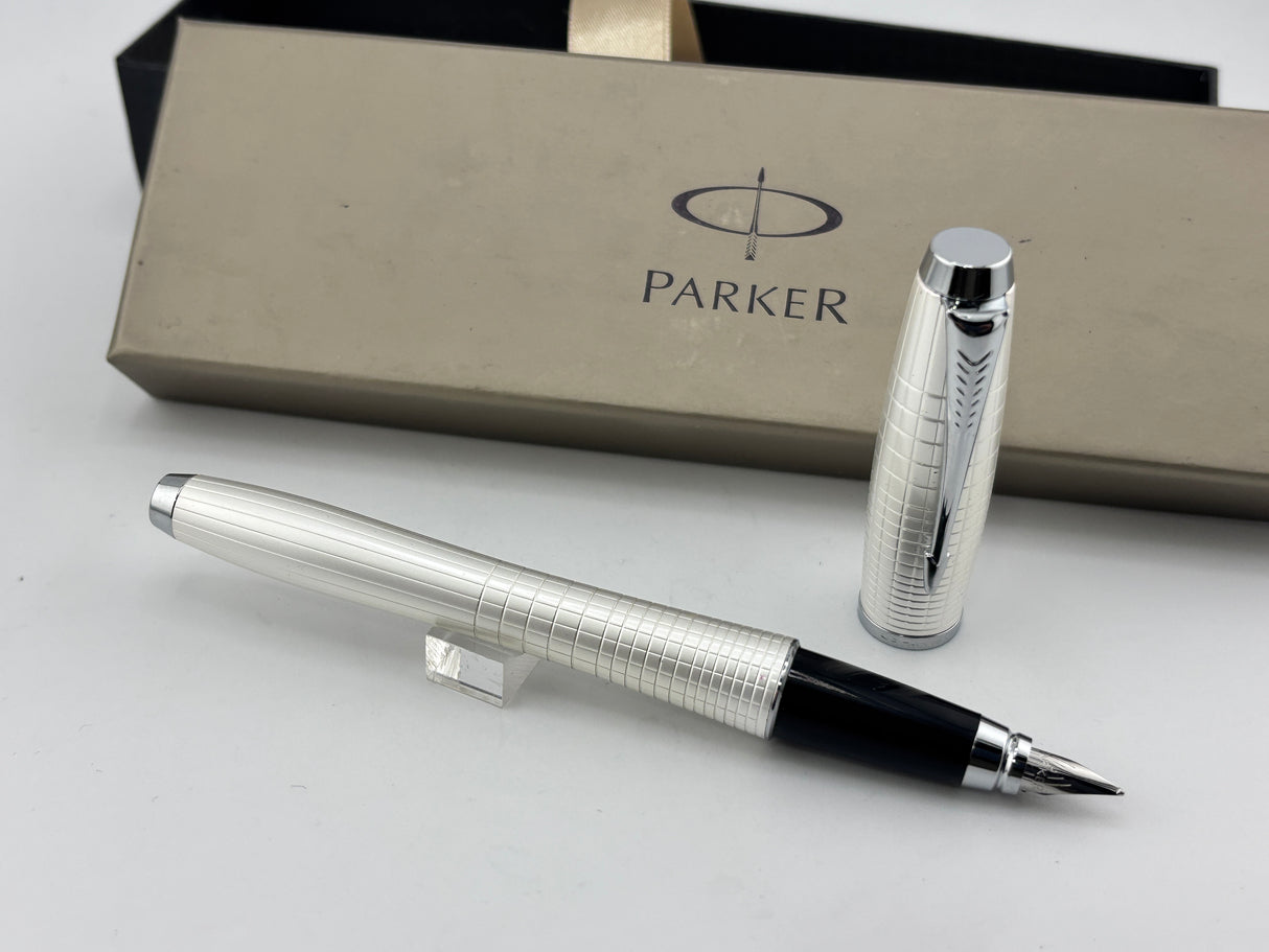 Parker Urban Premium Pearl  - Fountain Pen