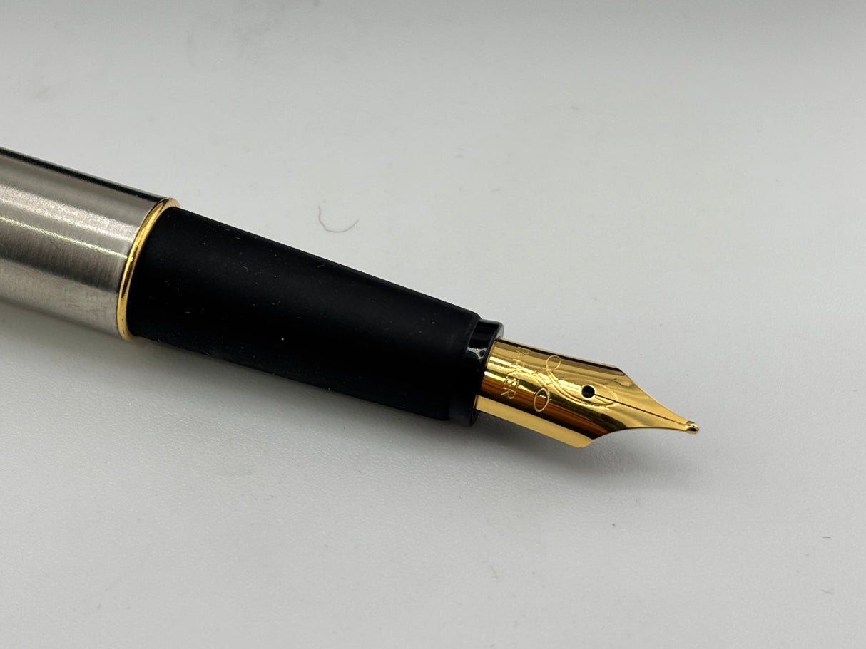 Parker Frontier Chrome satin circa 2015 - Fountain Pen