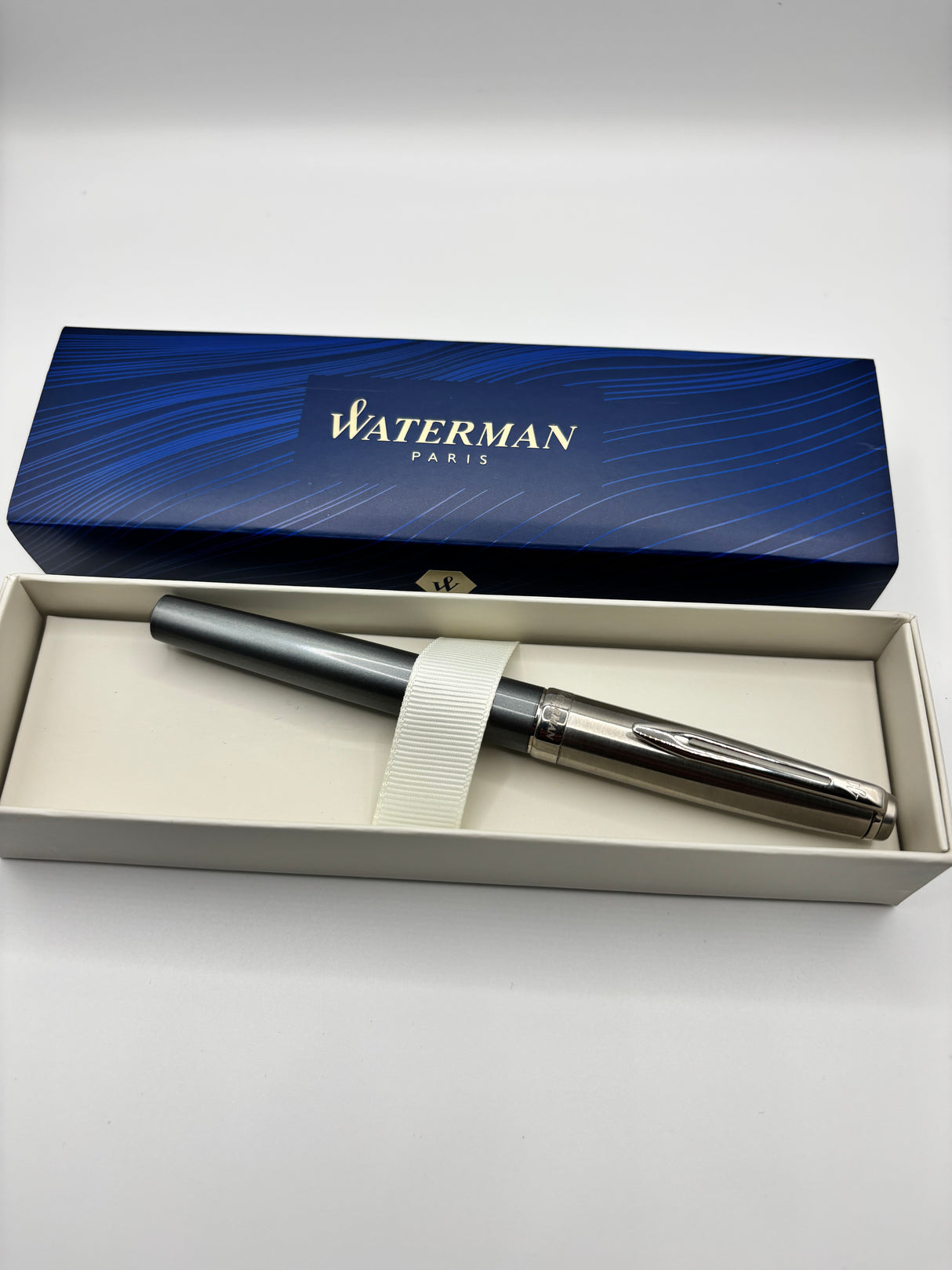 Waterman Hemisphere Chrome cap / Grey Barrel  - Fountain Pen