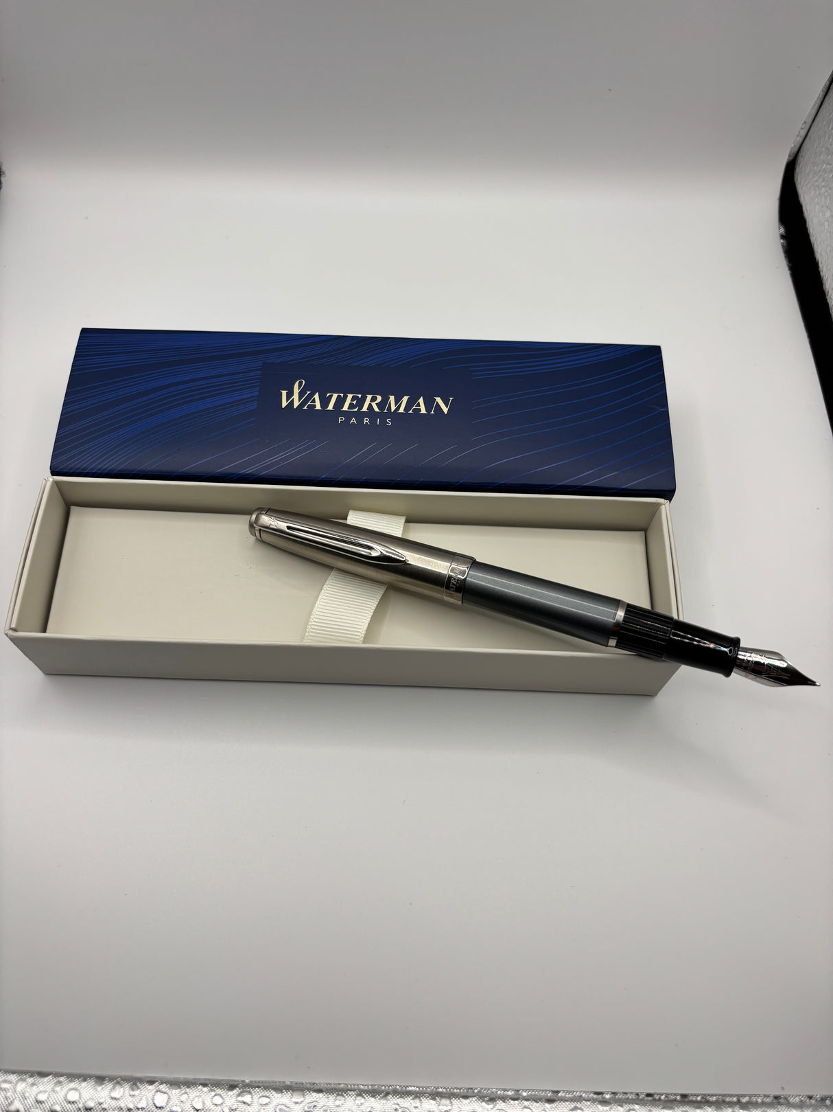 Waterman Hemisphere Chrome cap / Grey Barrel  - Fountain Pen